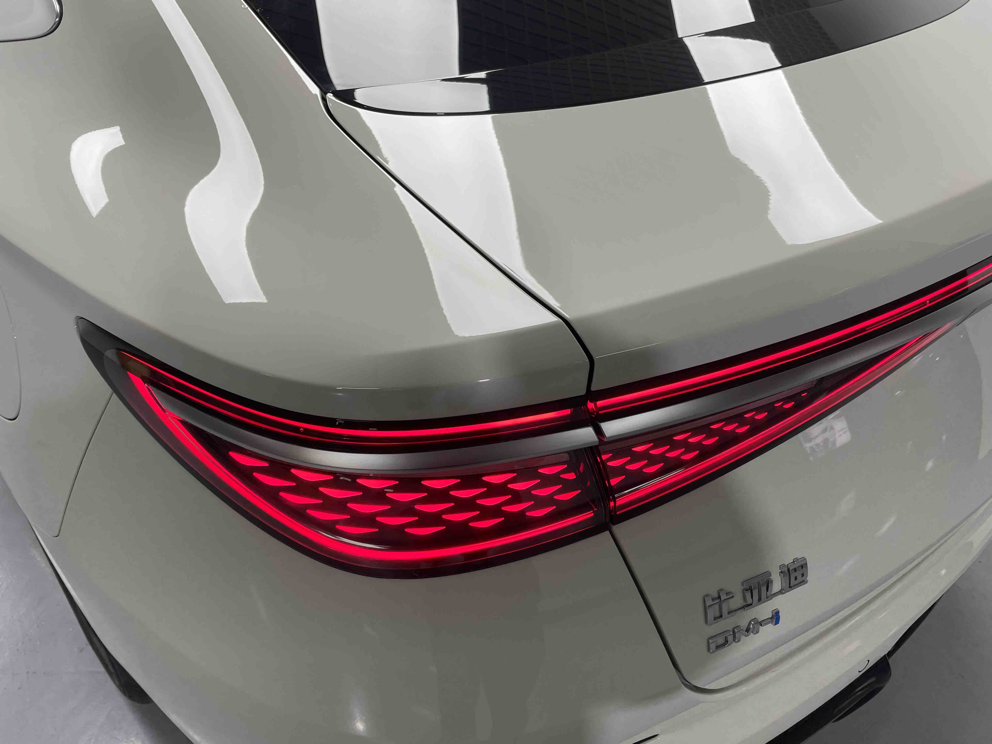 BYD Seal 07 DM-i 2024 صورة سيارة #13