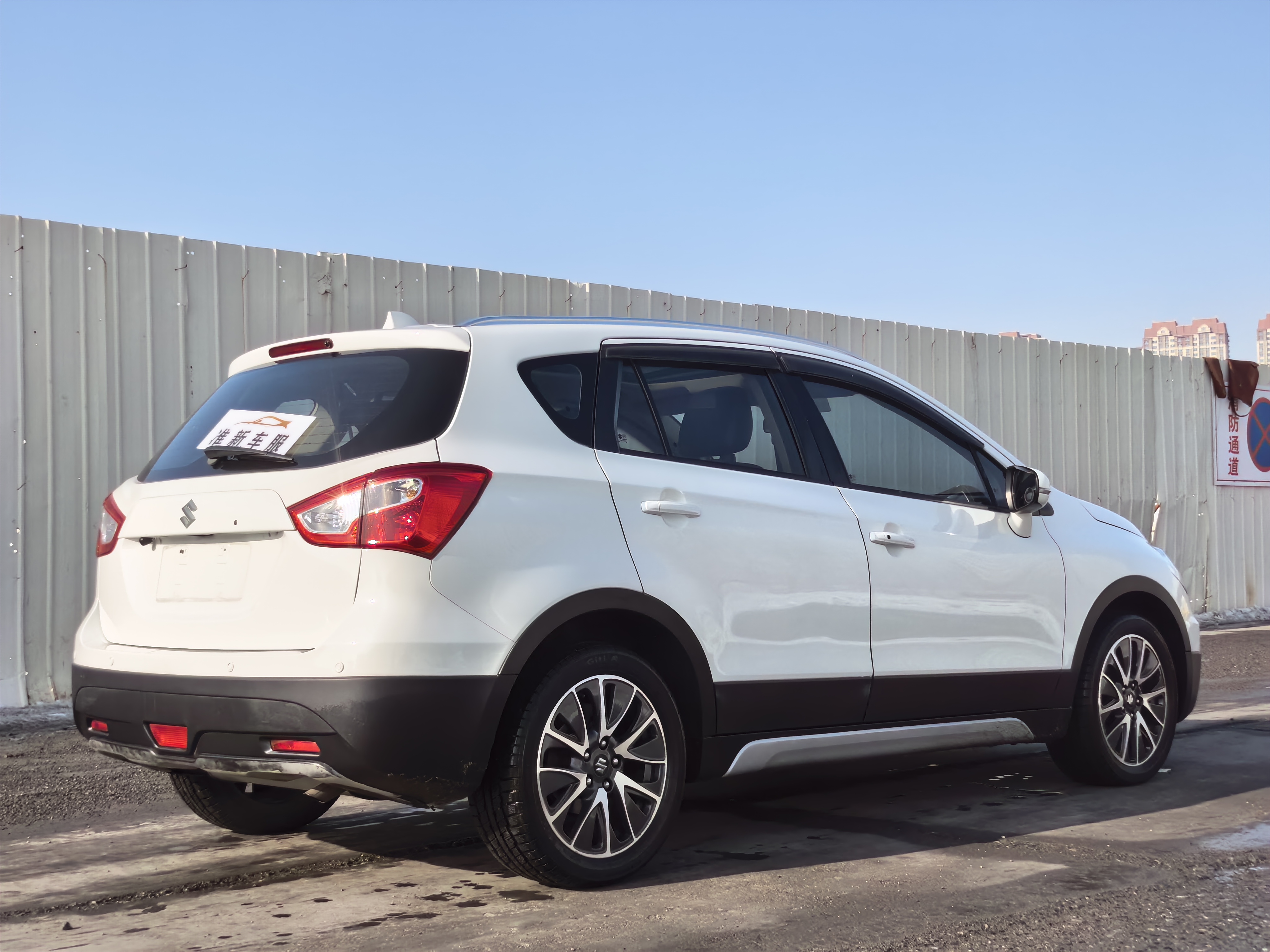 Suzuki S-Cross 2014 صورة سيارة #13