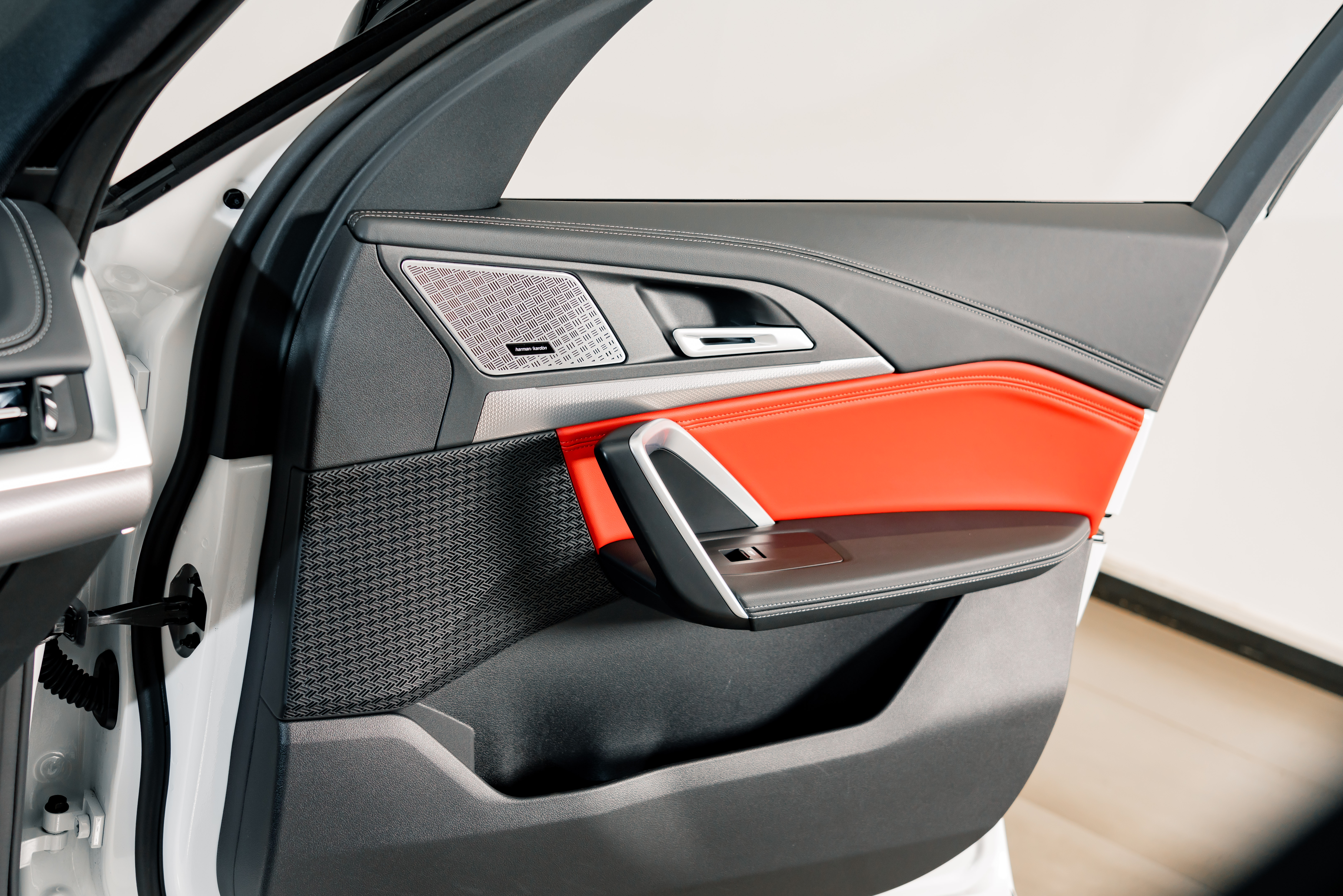 BMW X1 M35Li 2025 #13 BMW X1 M35Li 2025 car image #13