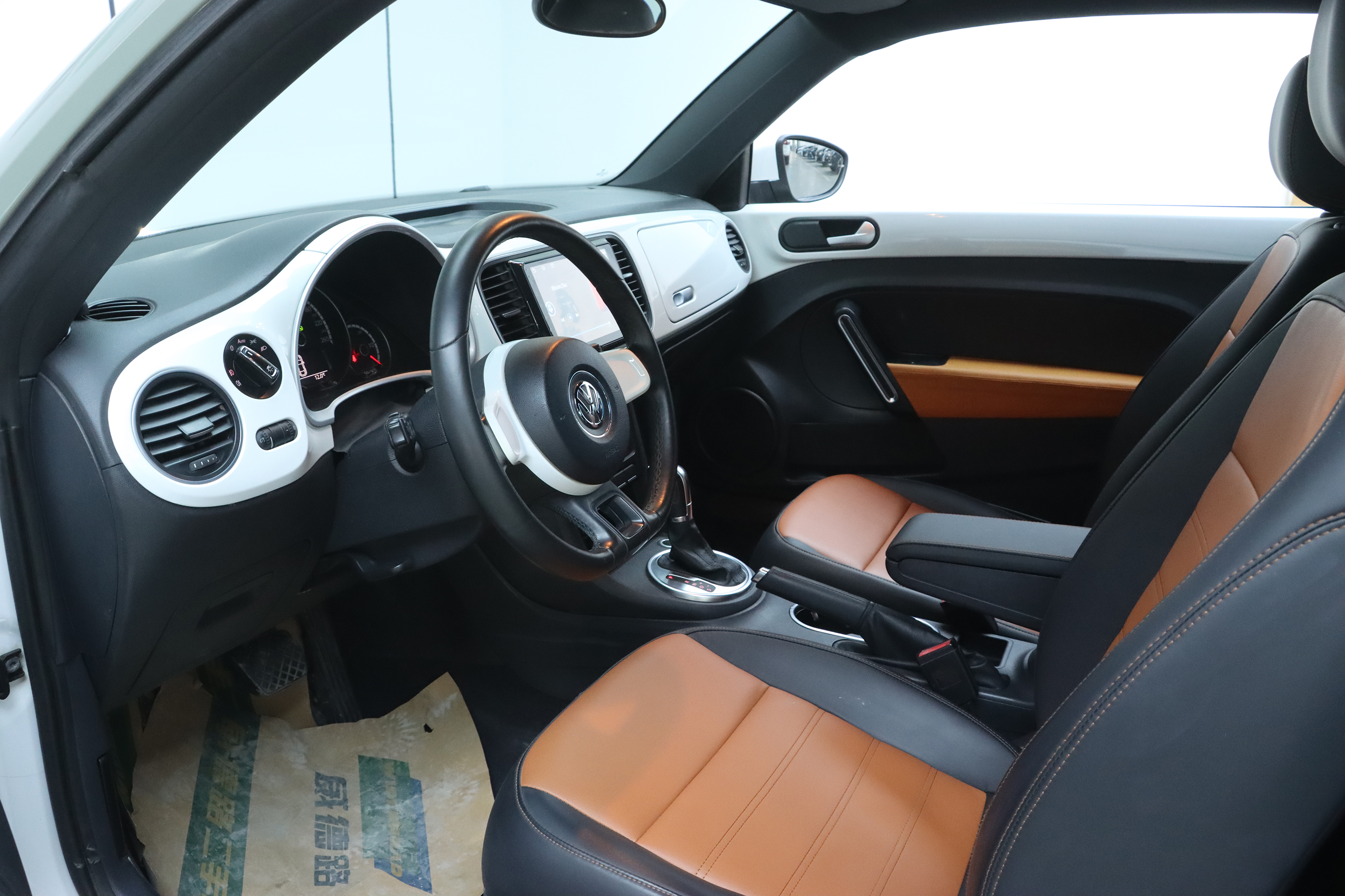 Volkswagen Beetle 2014 изображение автомобиля #13