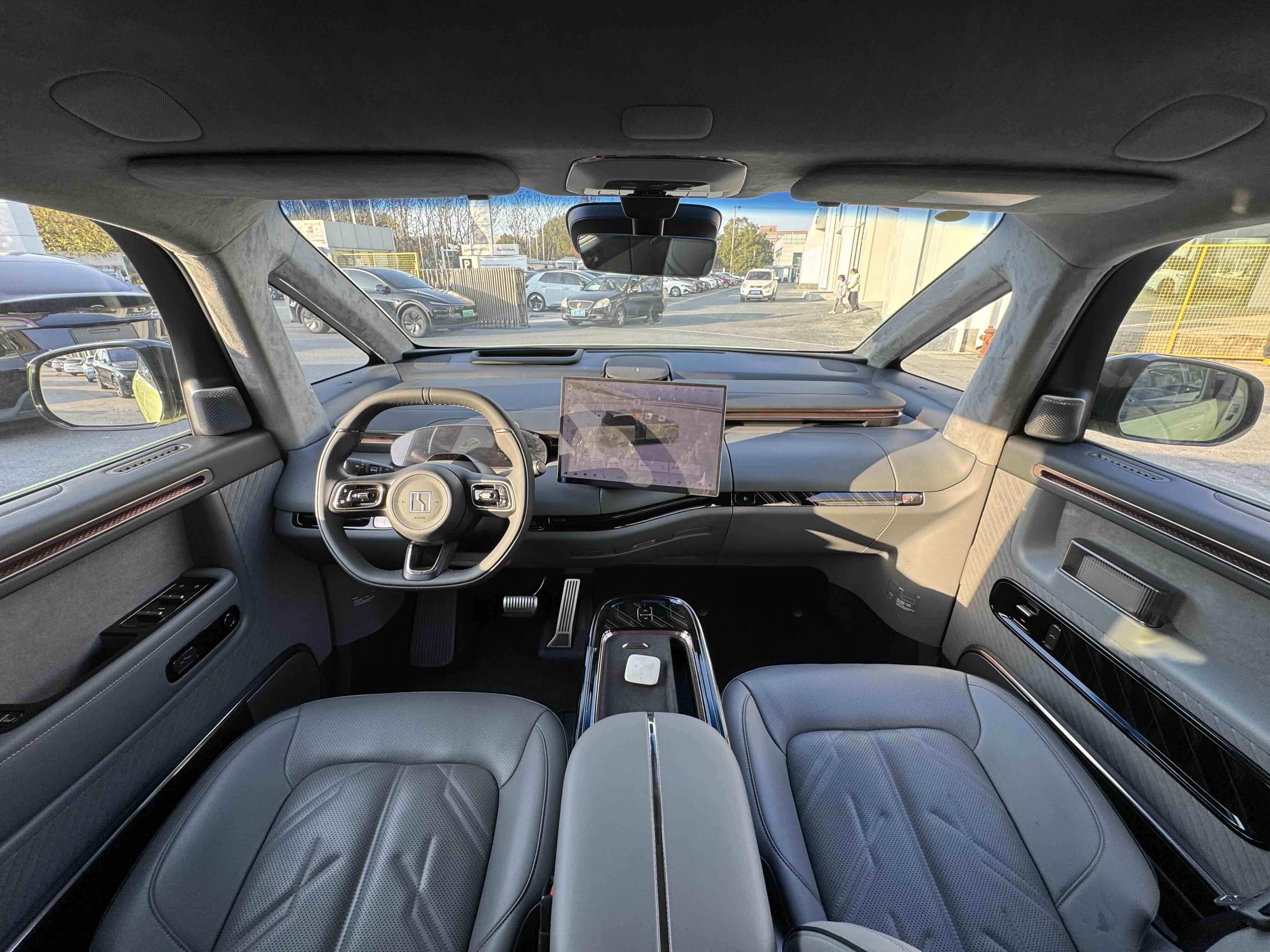 极氪 极氪MIX 2024 汽车图片 #13