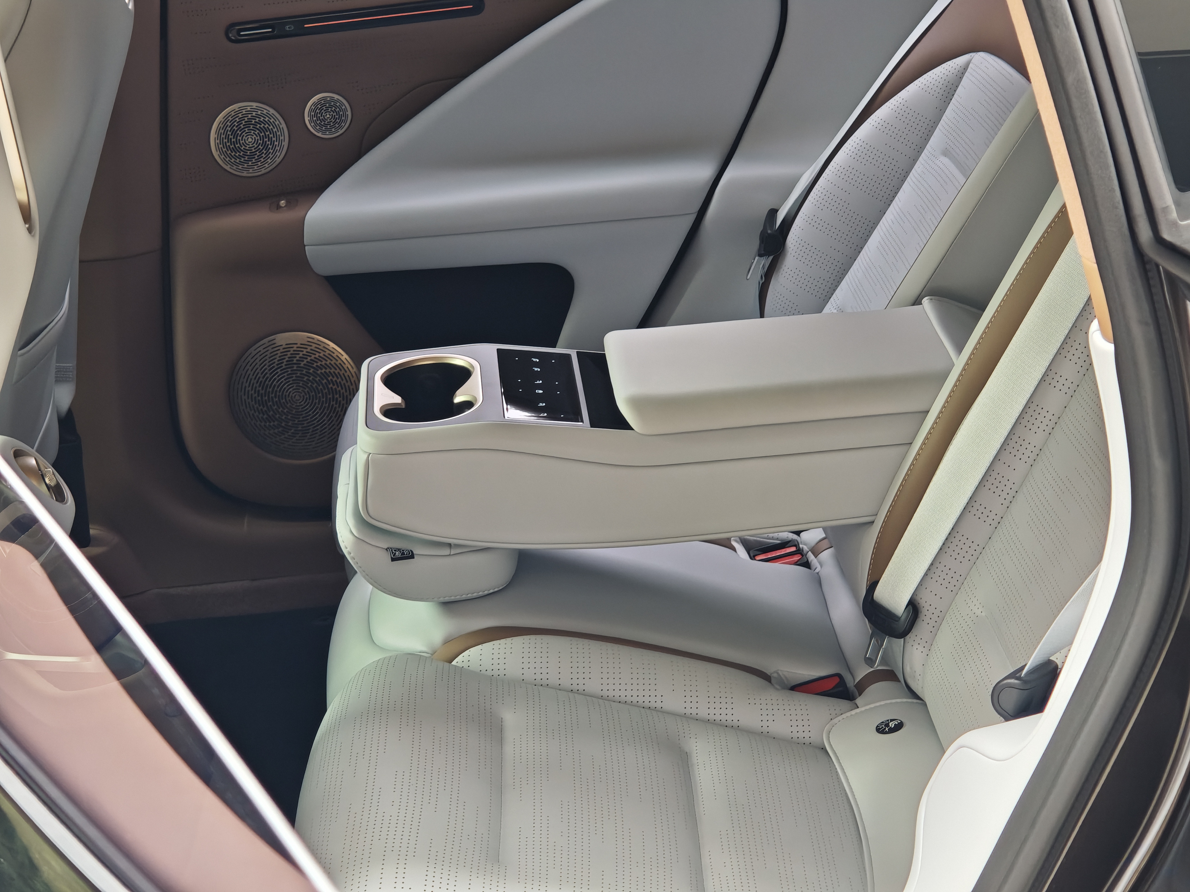 Avatr 07 2025 car image #13