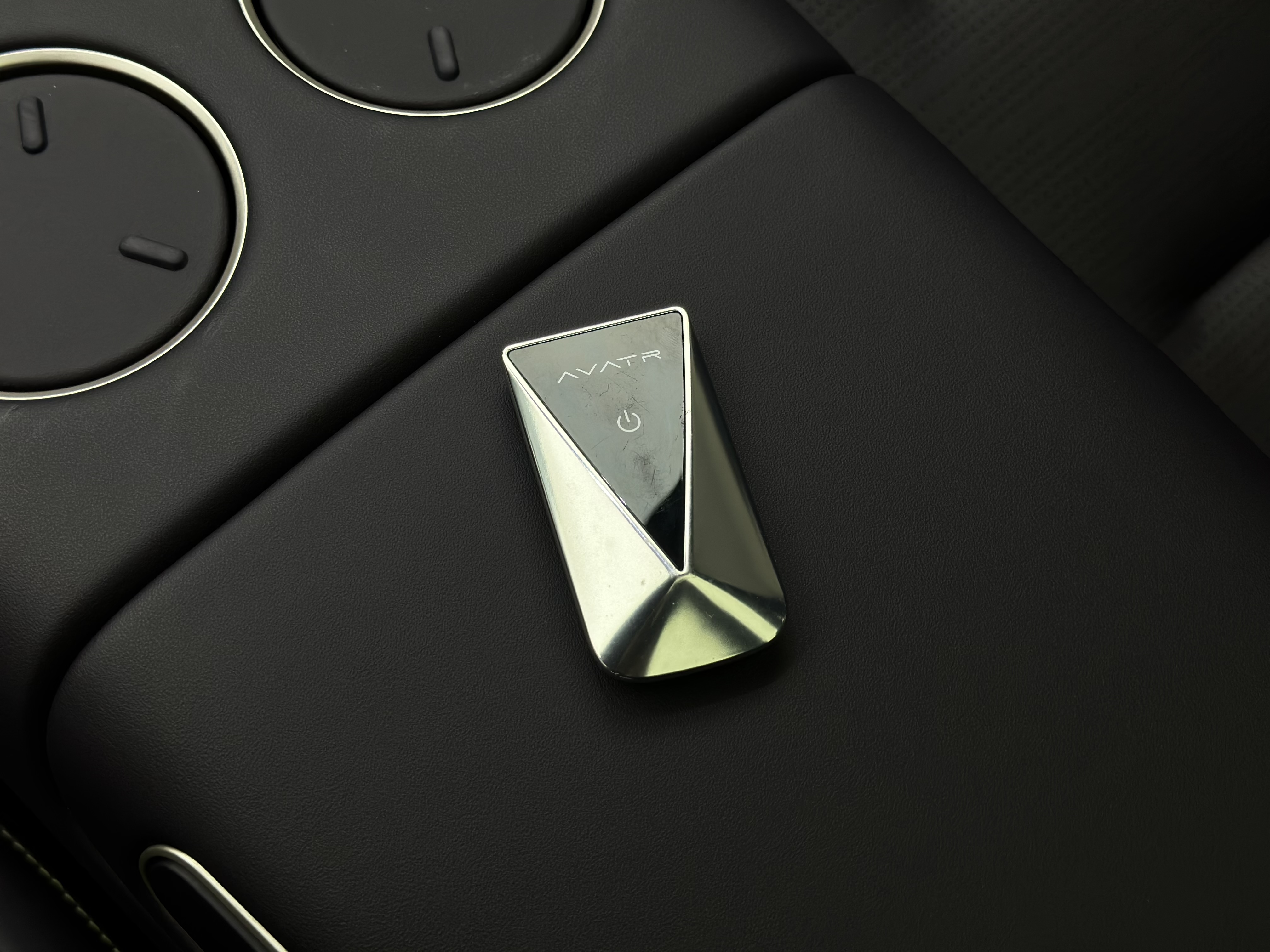 Avatr 07 2024 car image #13