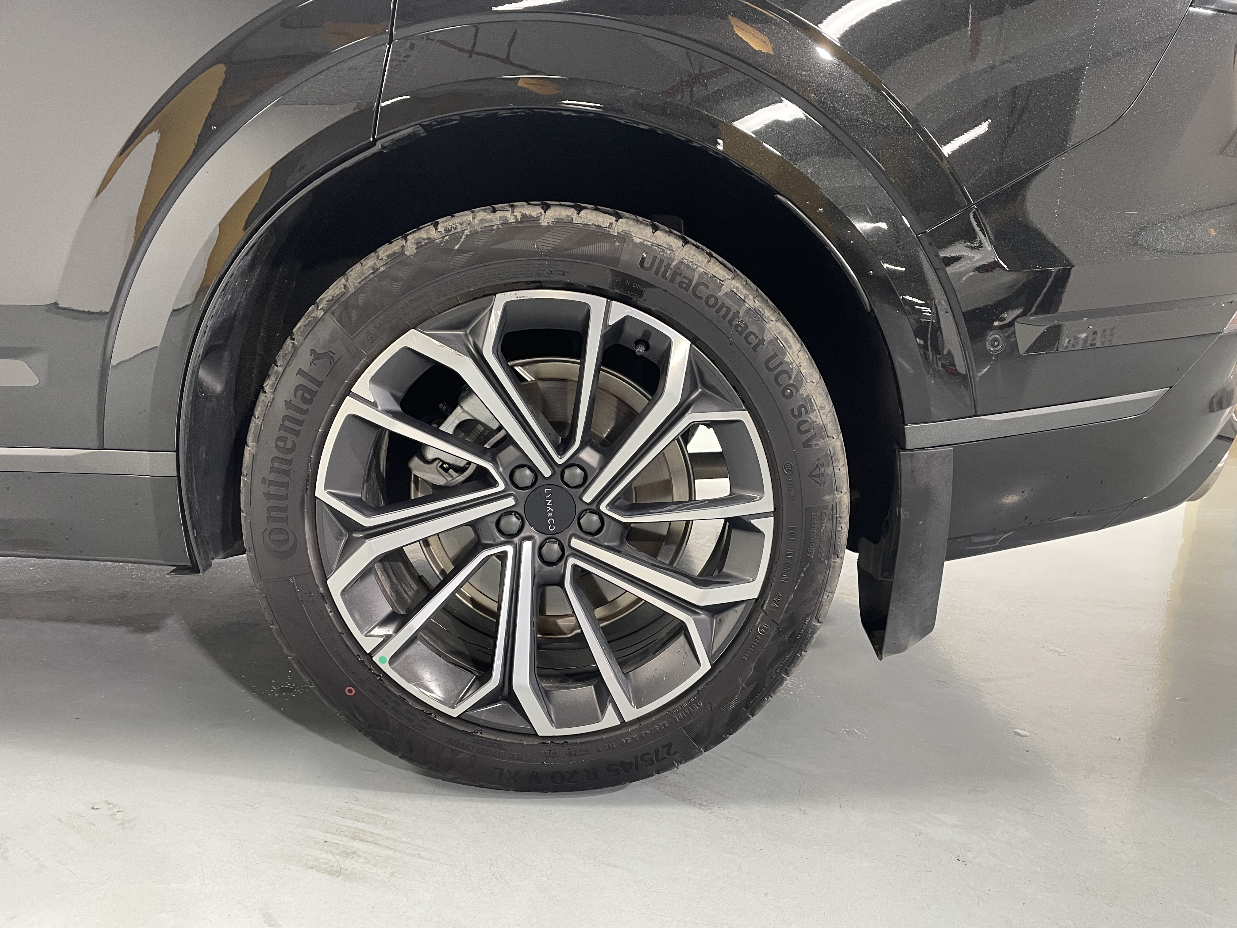 Lynk & Co 09 2025 car image #13