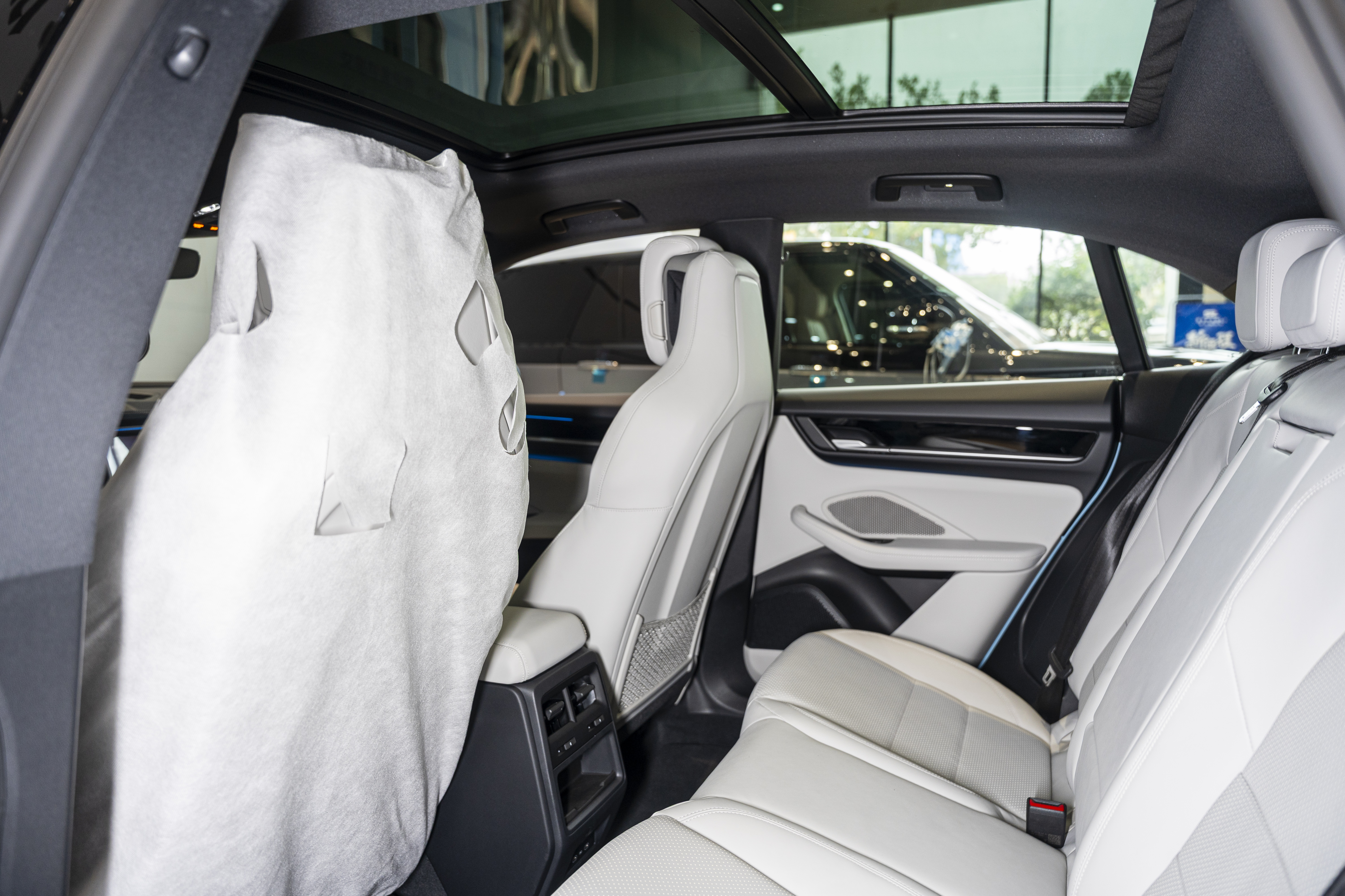 Venza 2025 car image #13