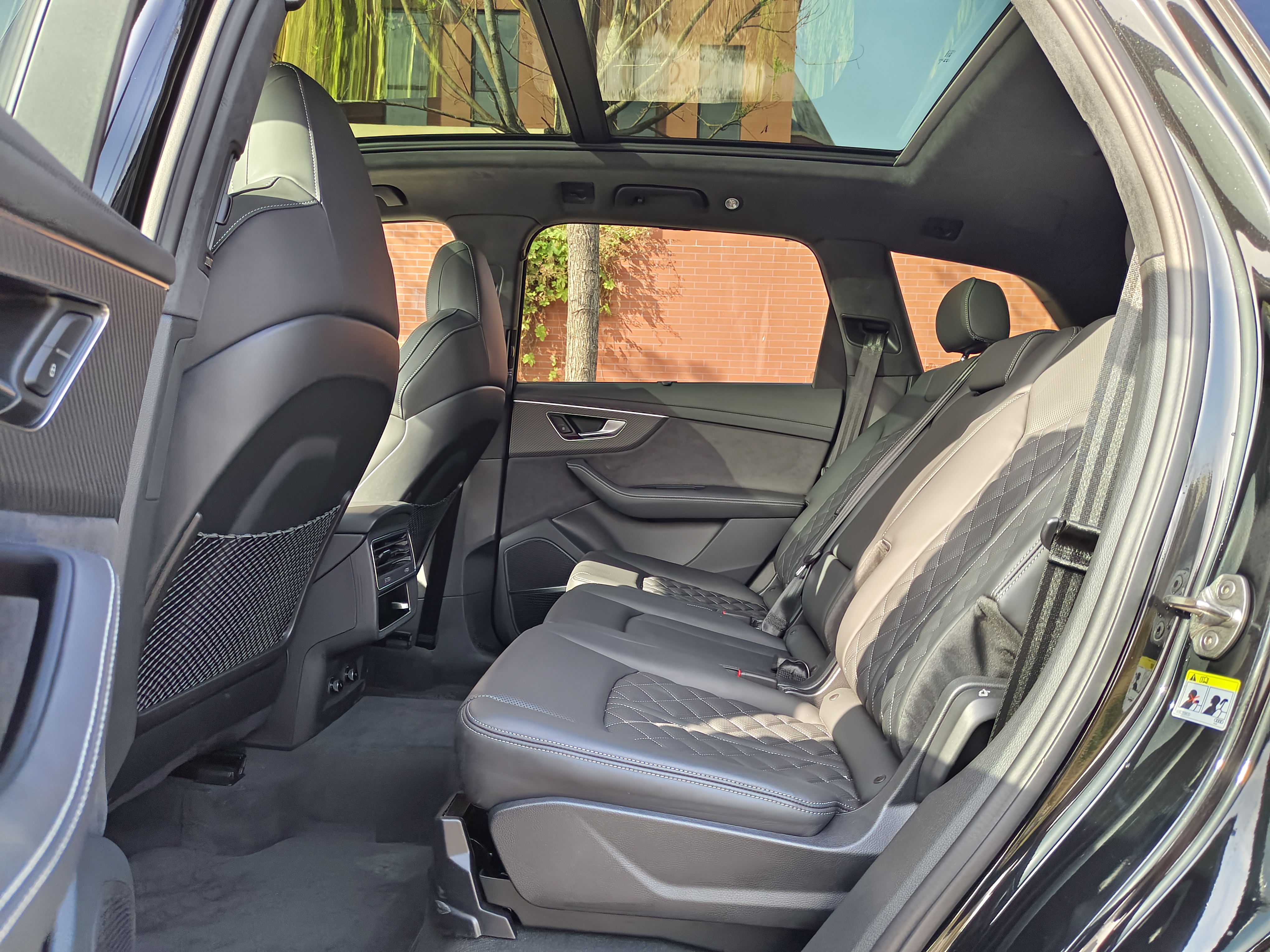 Audi SQ7 2024 #13 Audi SQ7 2024 car image #13