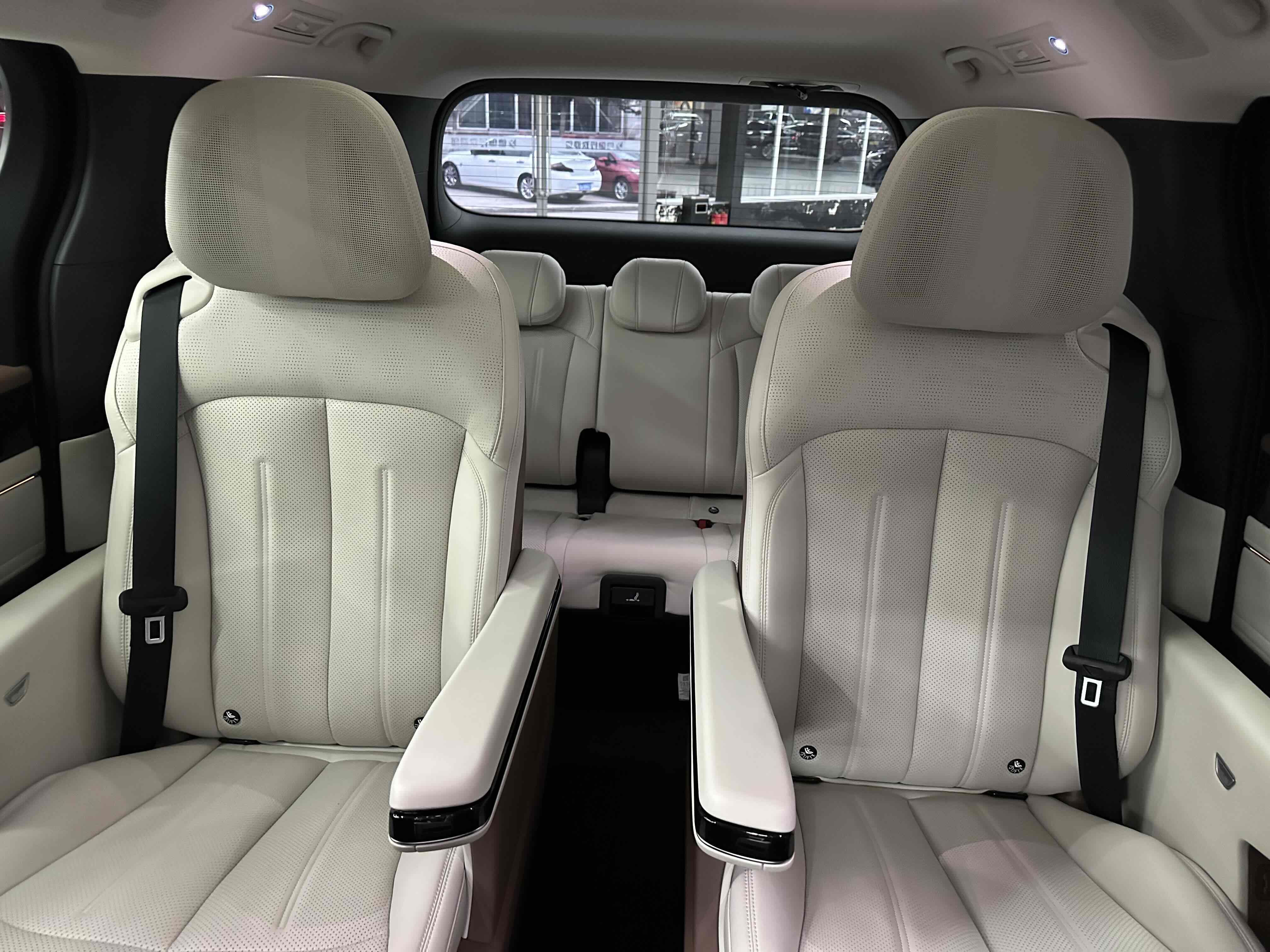 BYD Xia 2025 صورة سيارة #13