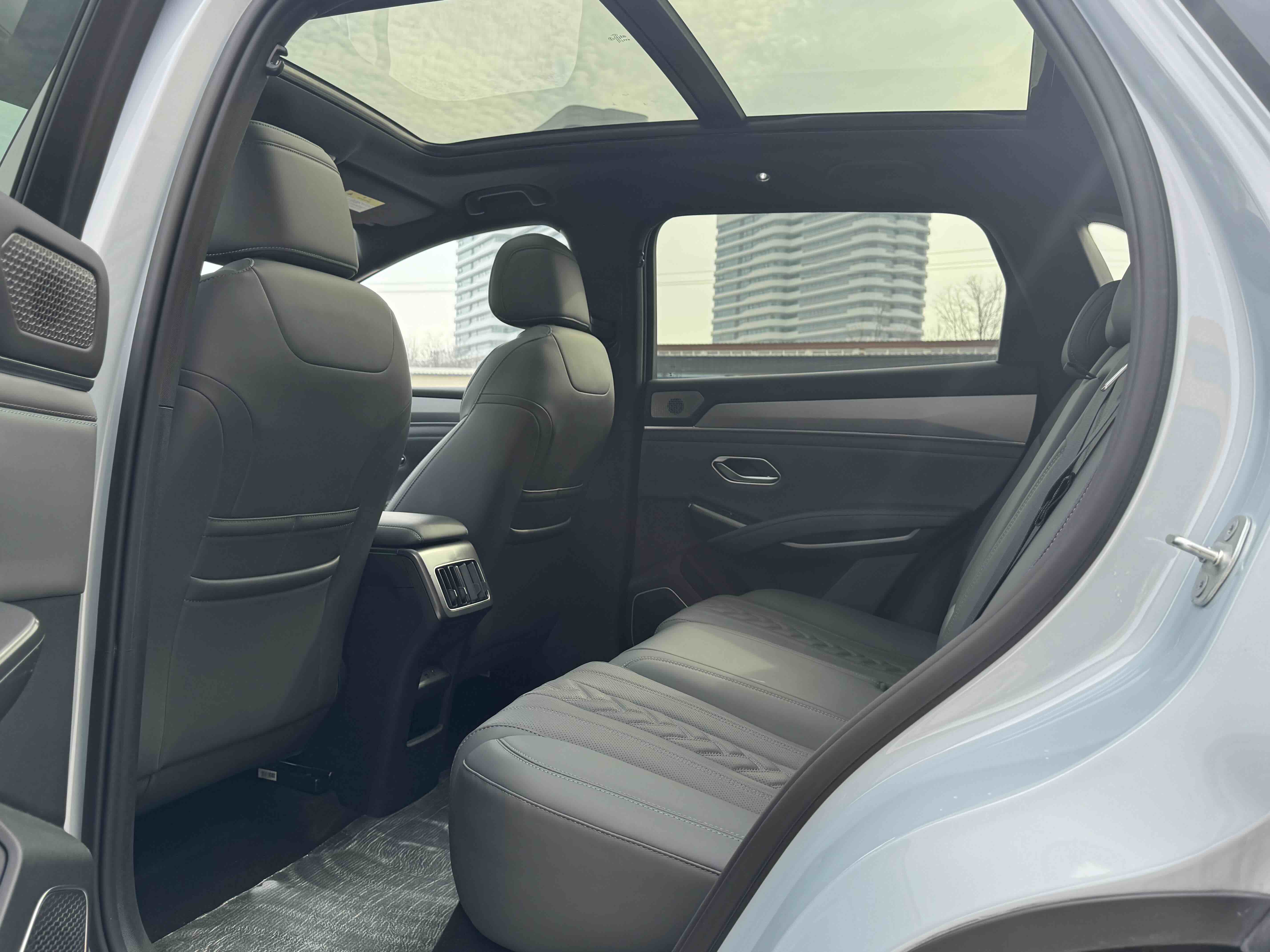 BYD SongL DM-i 2025 car image #13