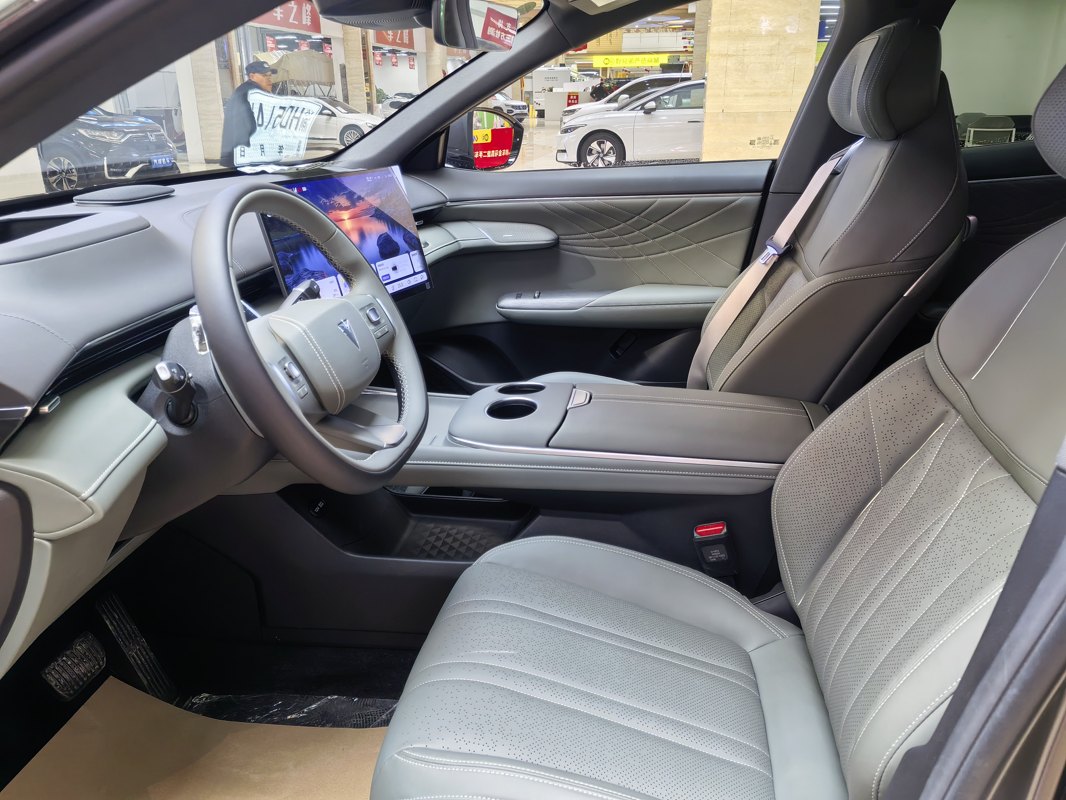 Deepal S07 2025 imagen de coche #13