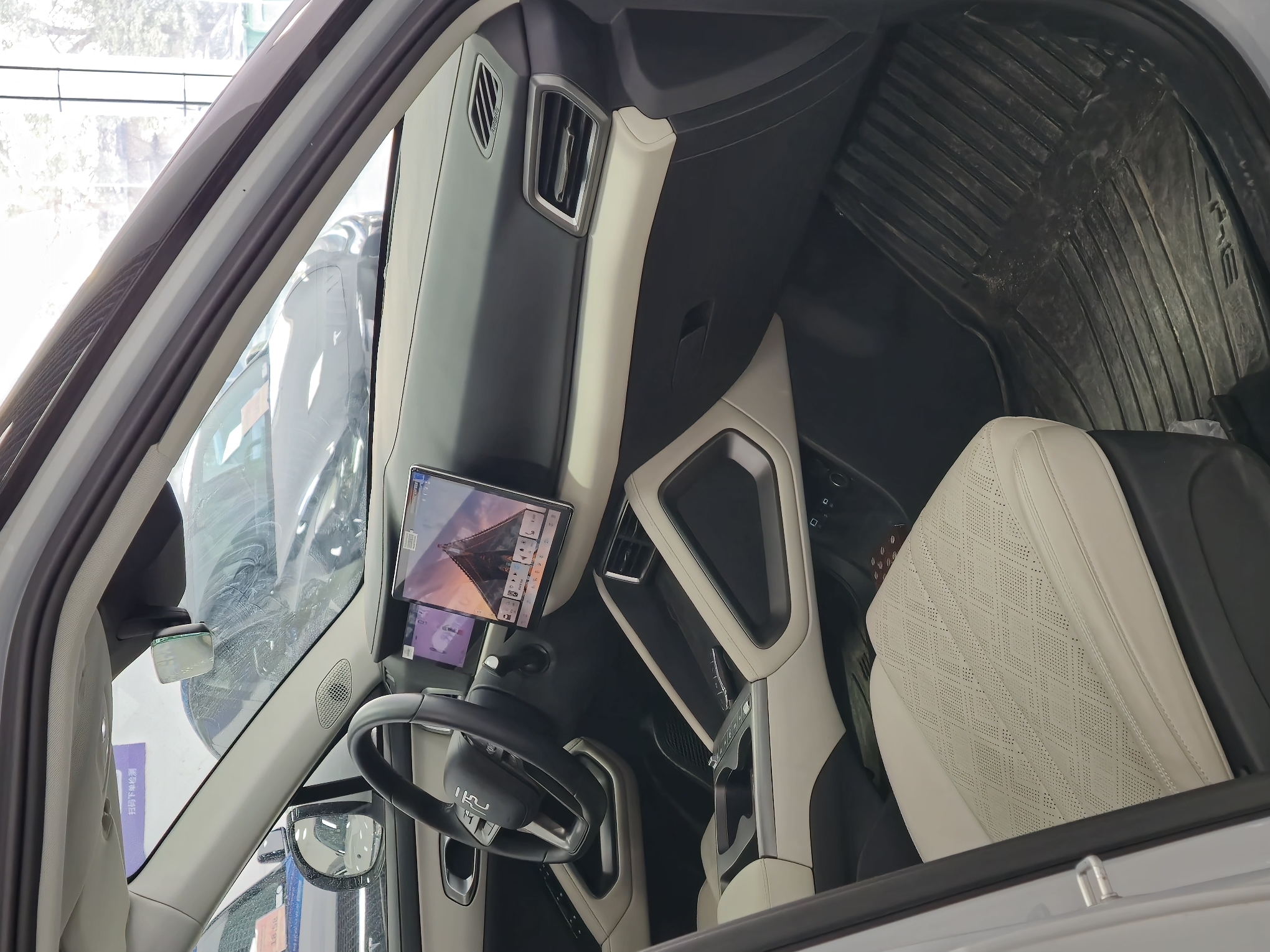 BYD YuanUP 2025 #13 BYD YuanUP 2025 car image #13