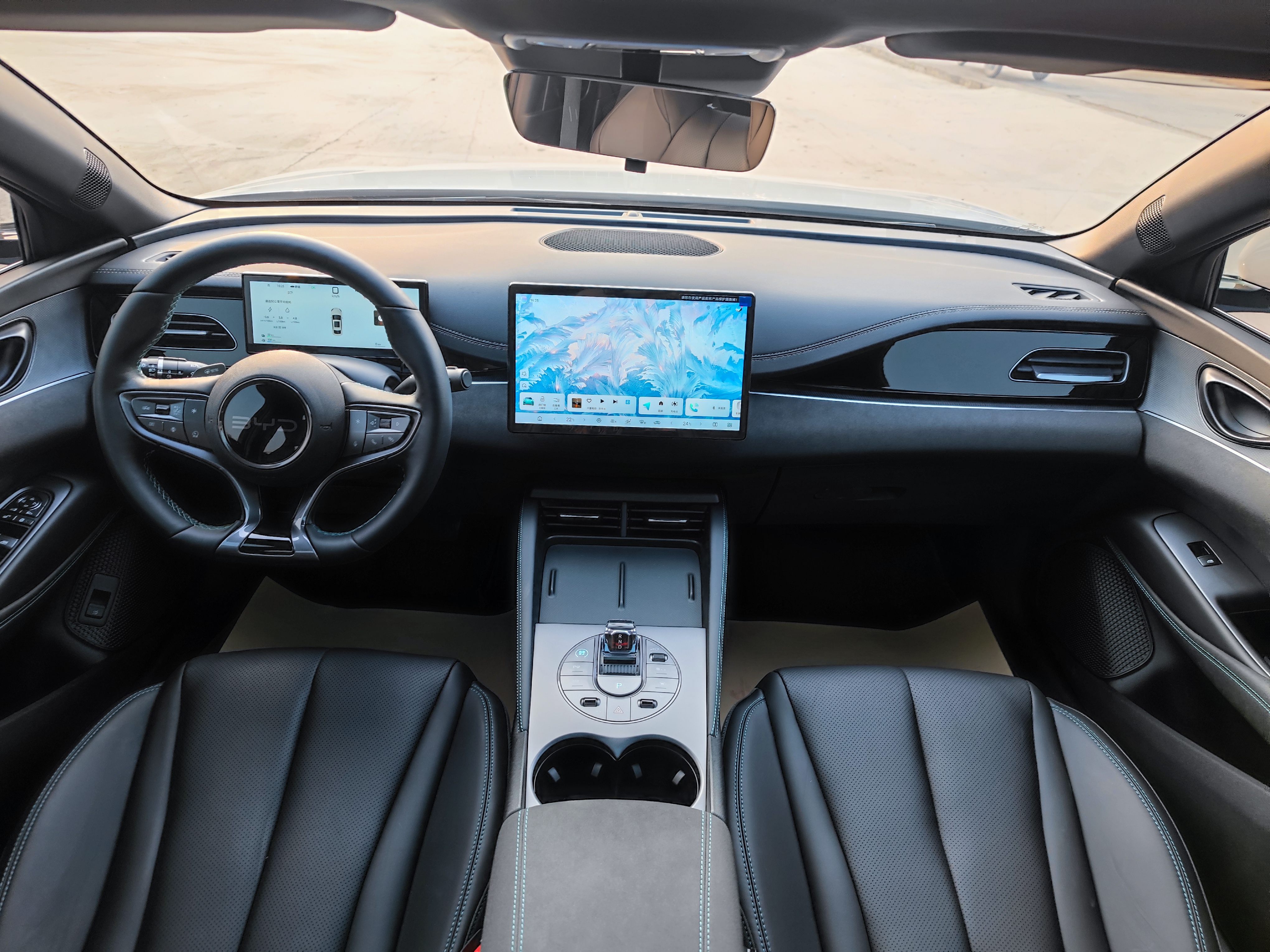 BYD Seal 06 DM-i 2025 #13 BYD Seal 06 DM-i 2025 car image #13