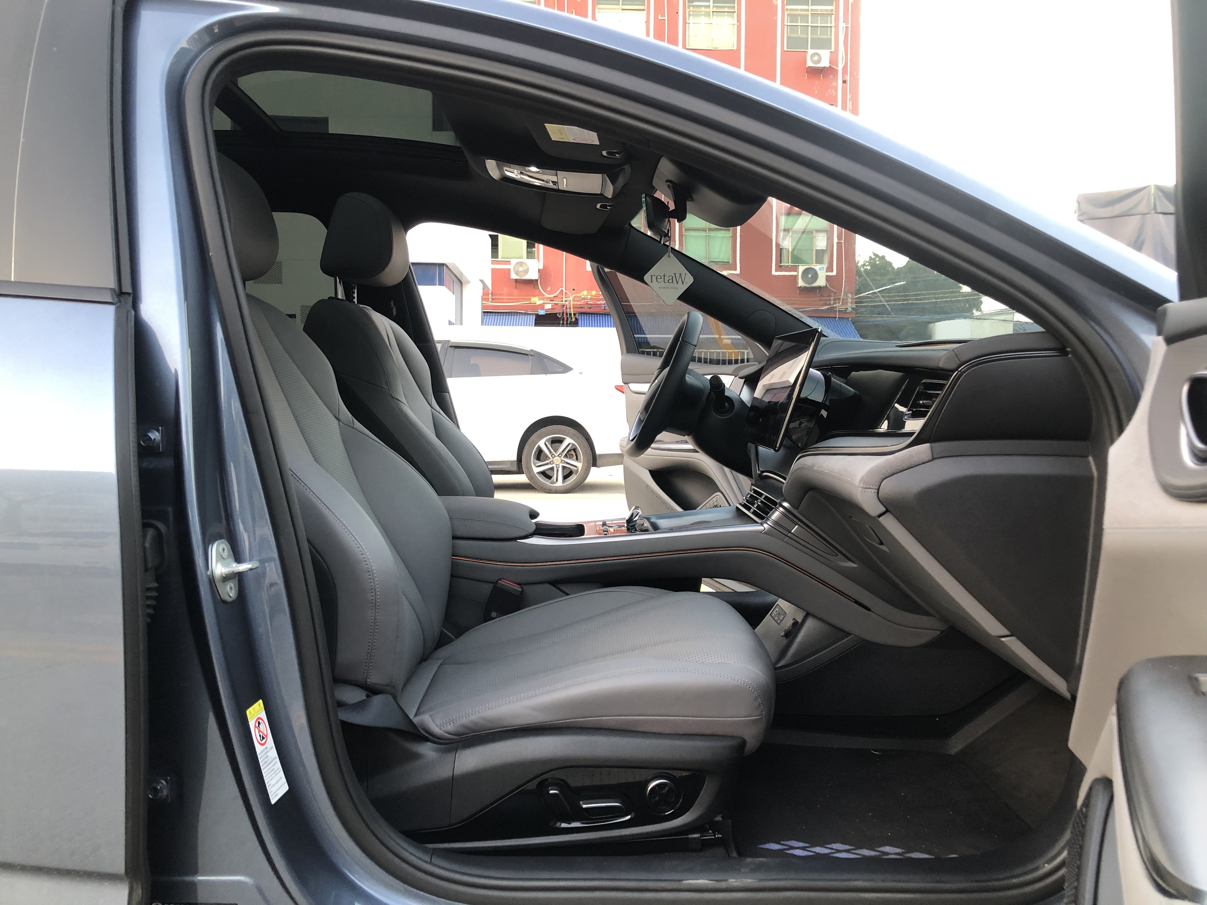 BYD Seal 07 DM-i 2025 car image #13