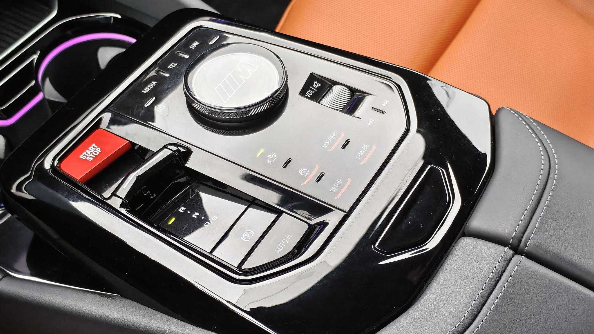 BMW M5 New Energy 2024 immagine di auto #13