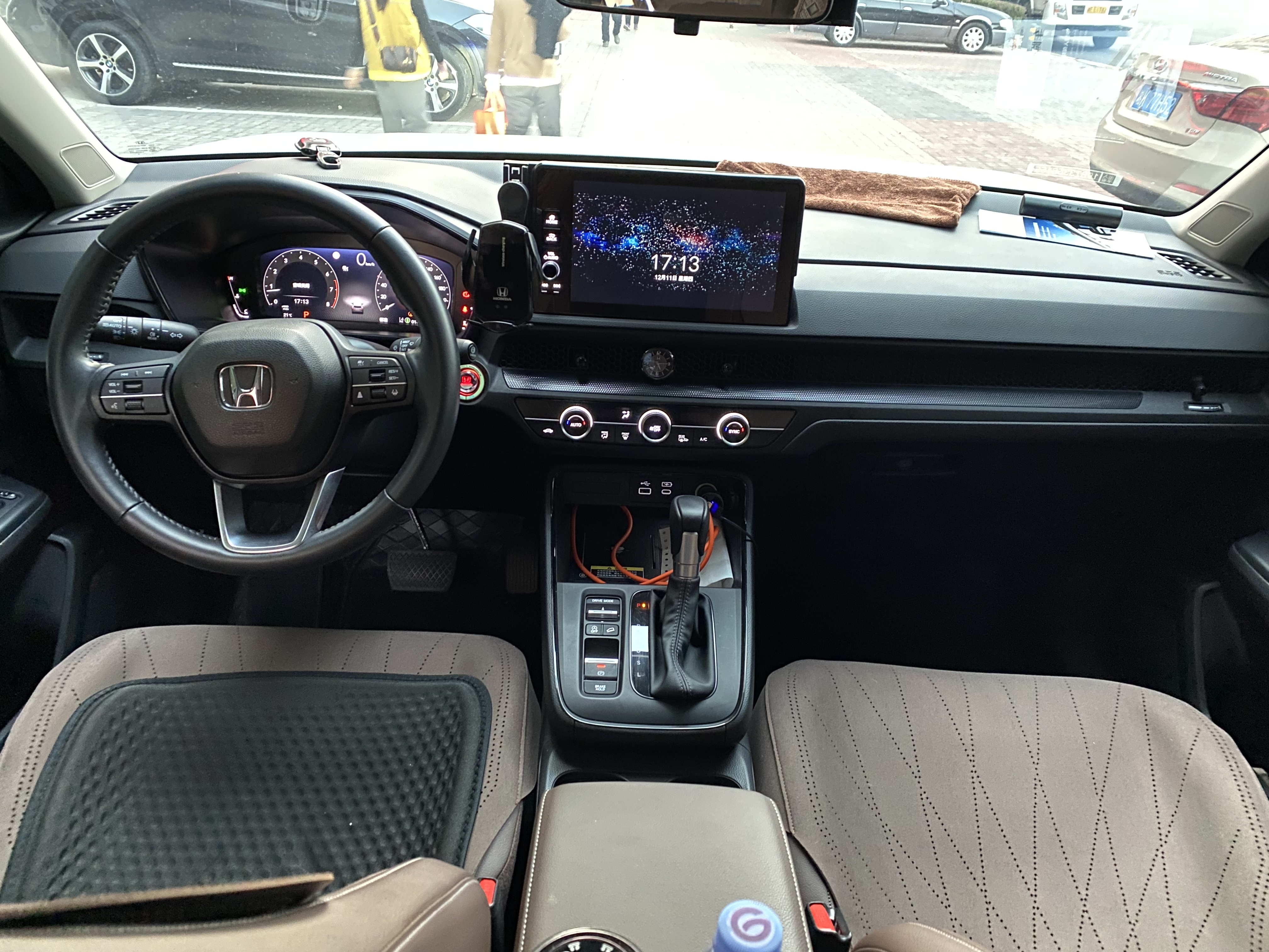 Honda CR-V 2025 изображение автомобиля #13