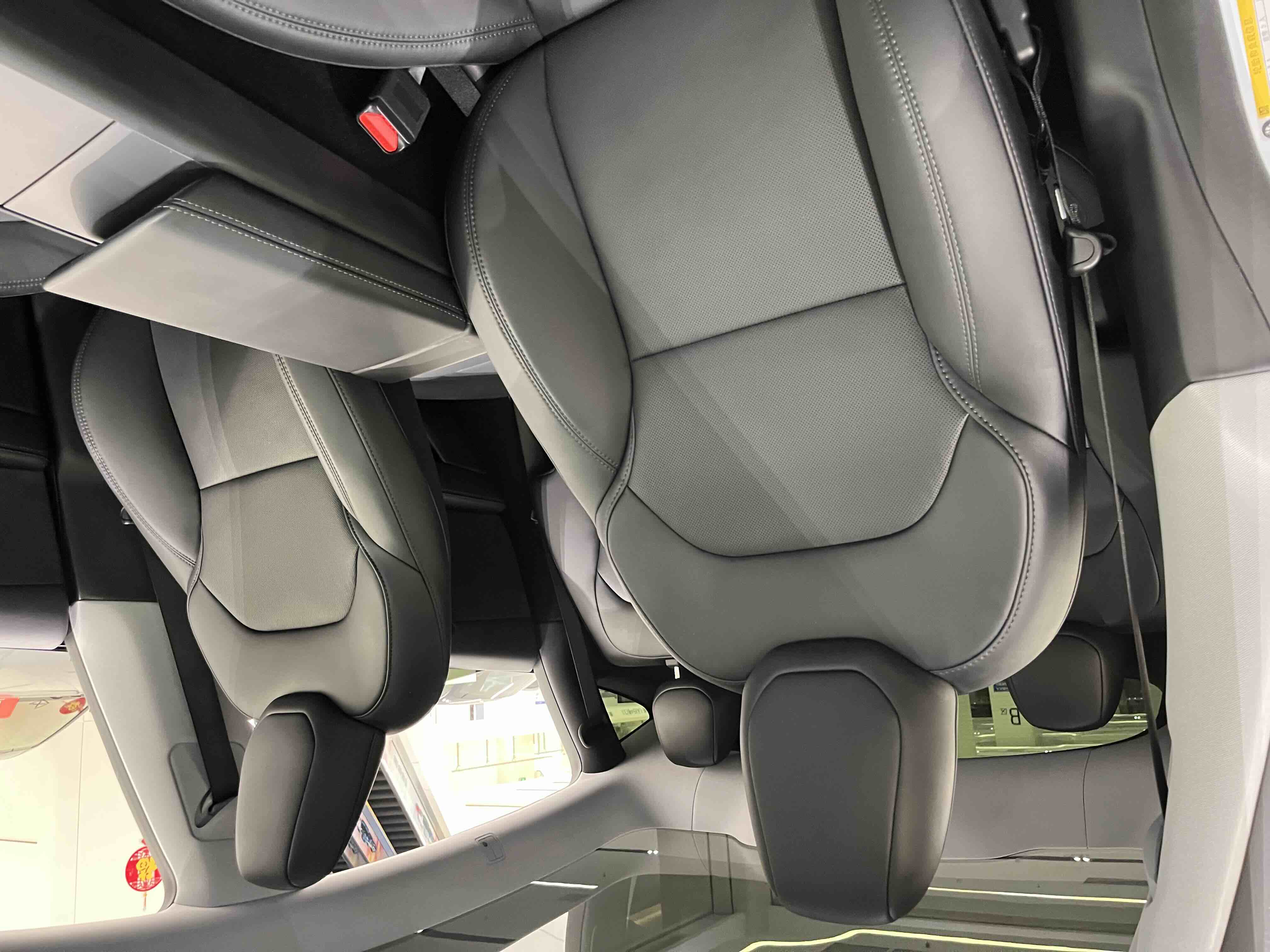 特斯拉 Model Y 2025 汽车图片 #13