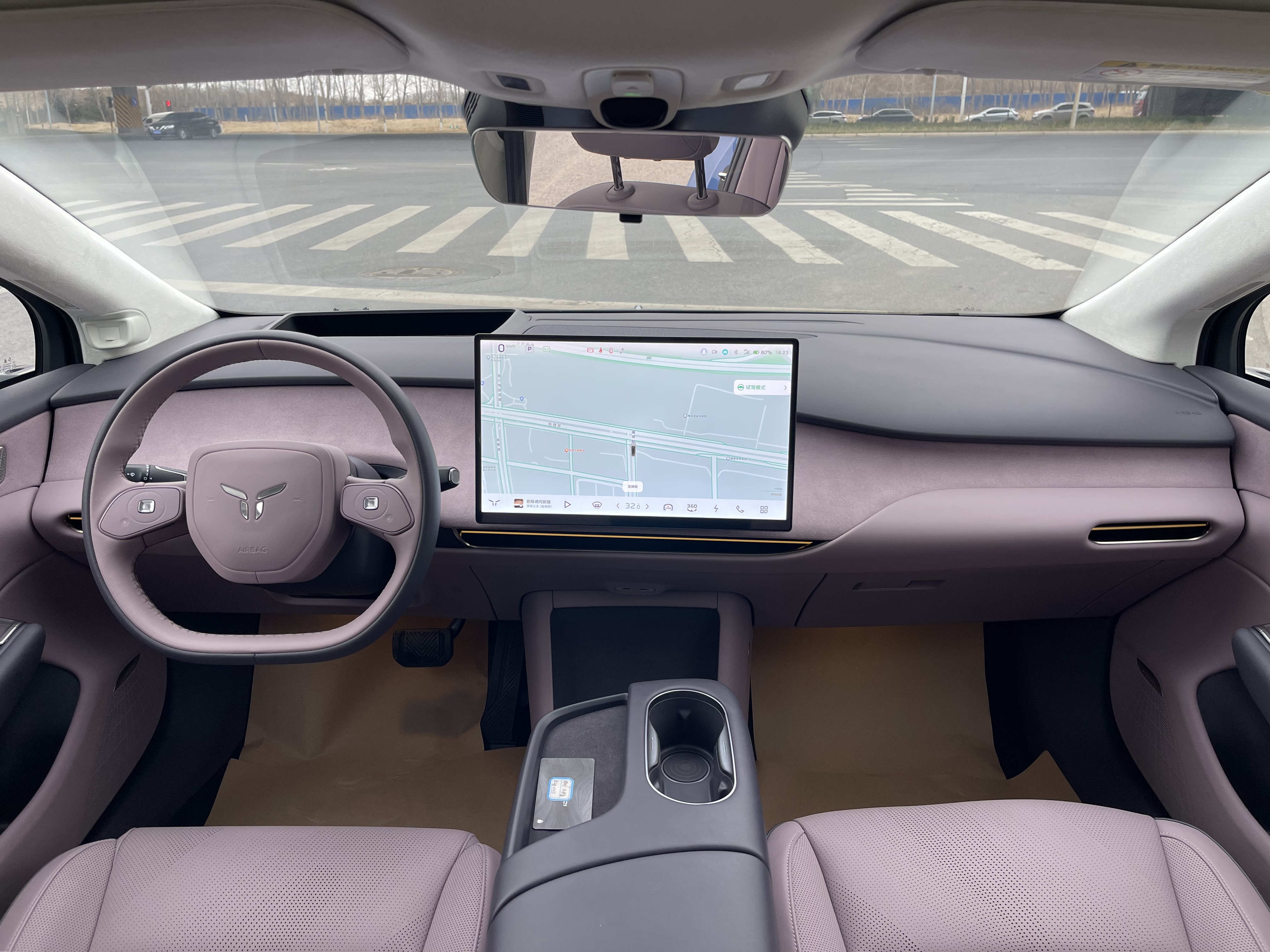 HongQi 2025 car image #13