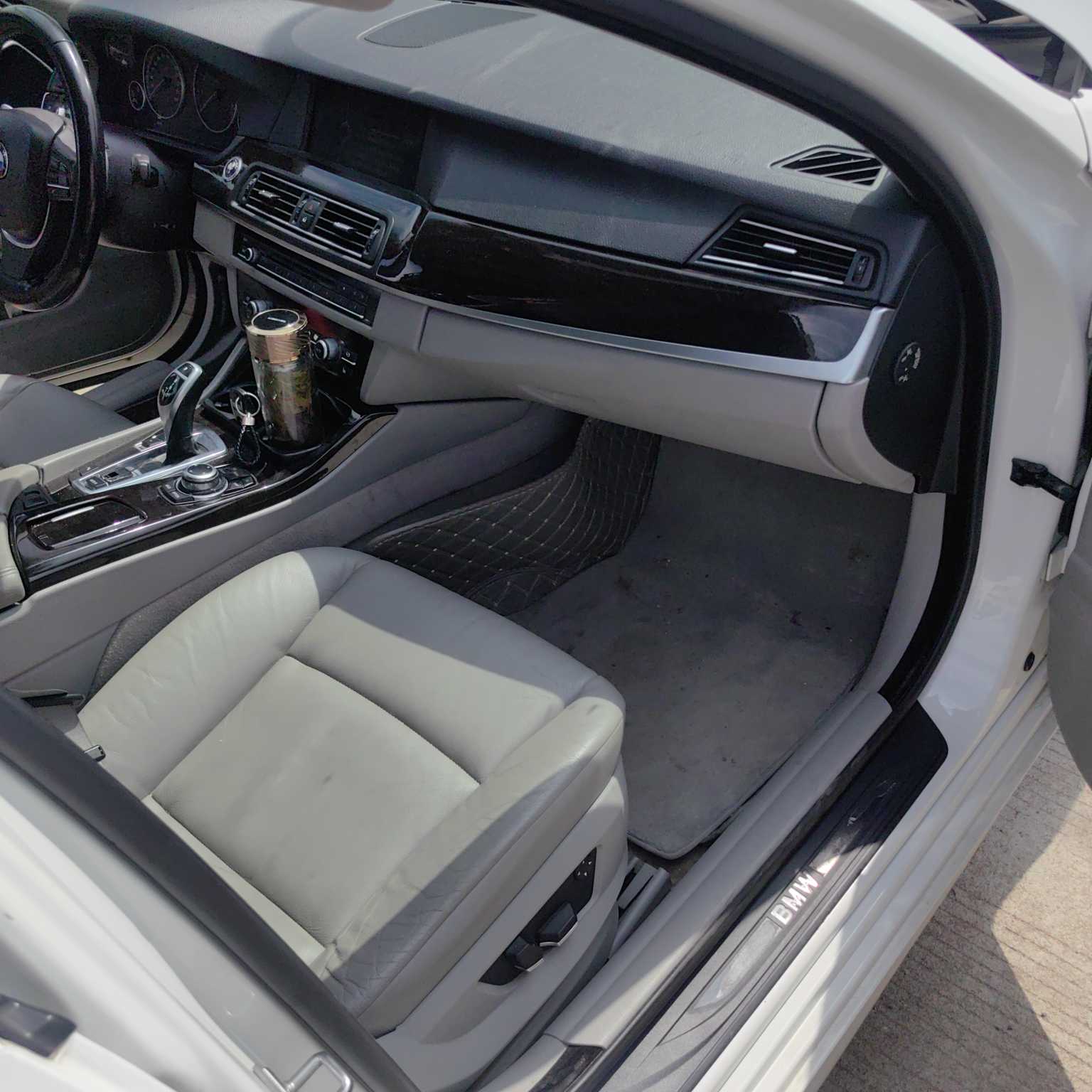 BMW 5 Series (Imported) 2011 car image #13