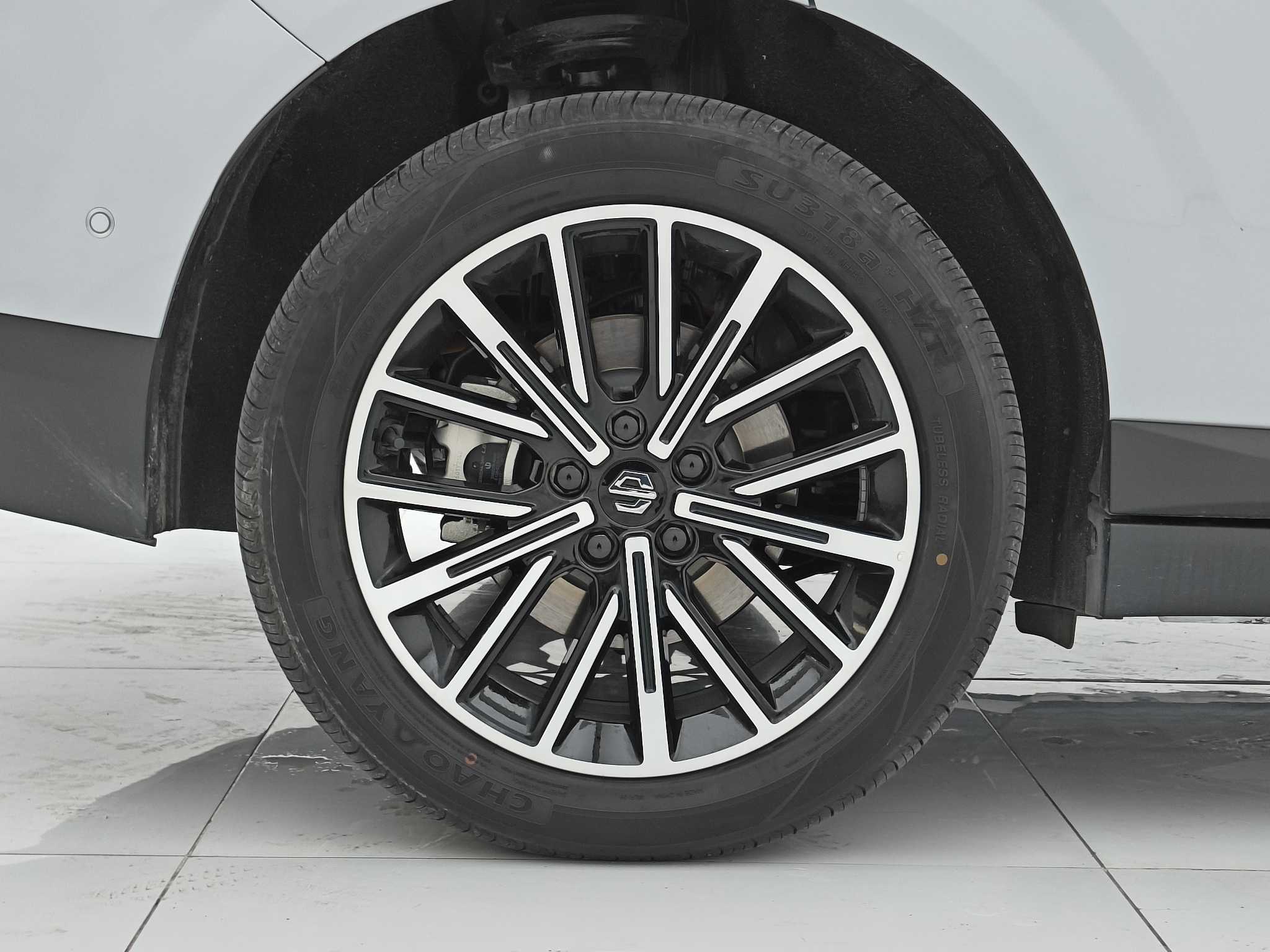 零跑汽车 零跑B10 2025 汽车图片 #13