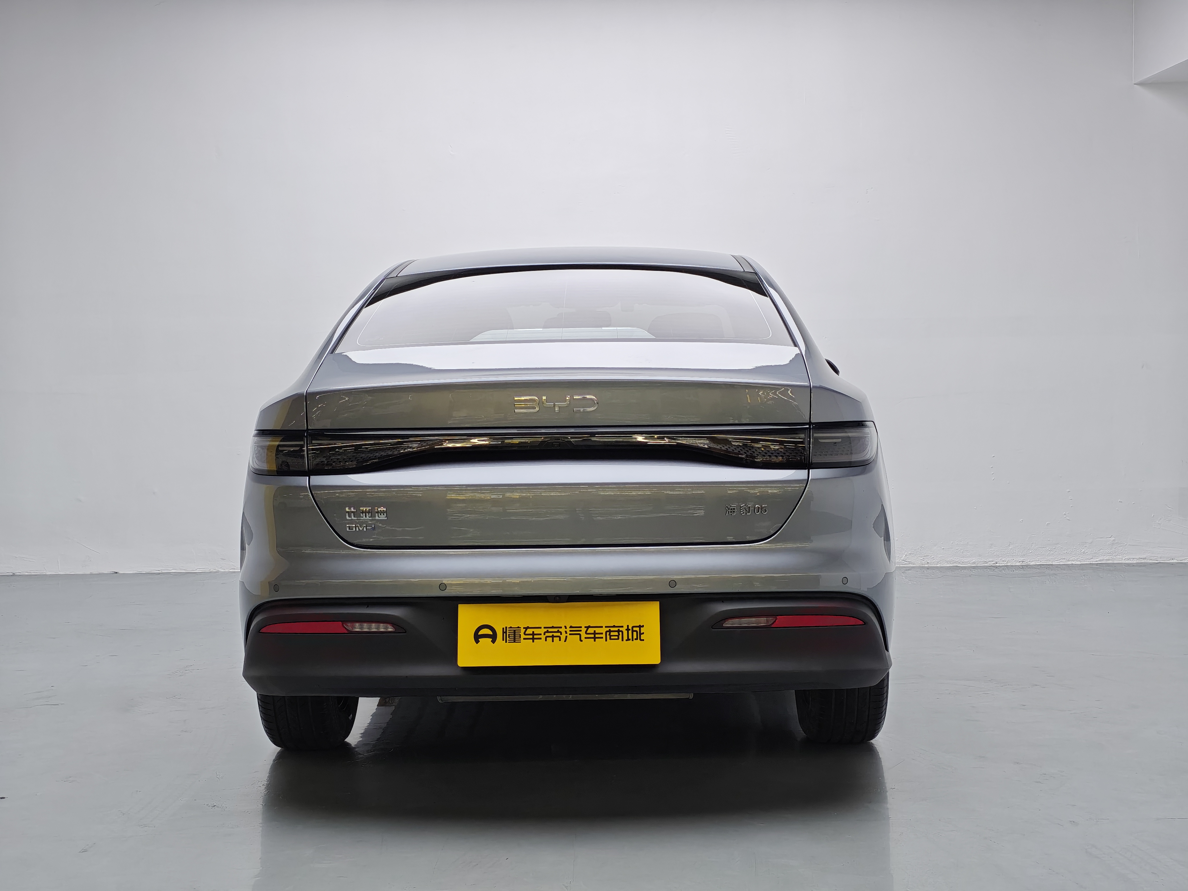 BYD Seal 05 DM-i 2025 car image #13