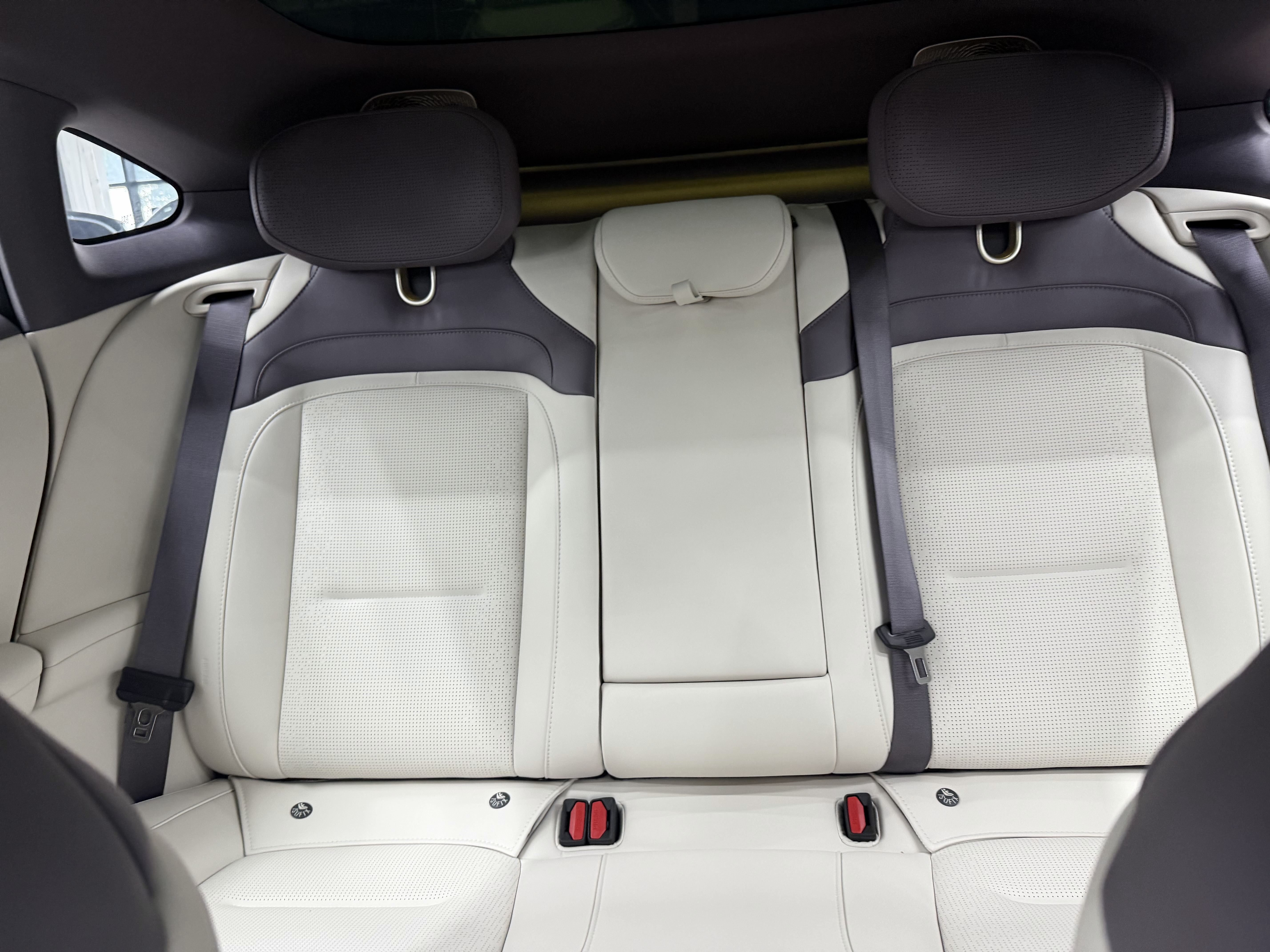 Avatr 06 2026 car image #13