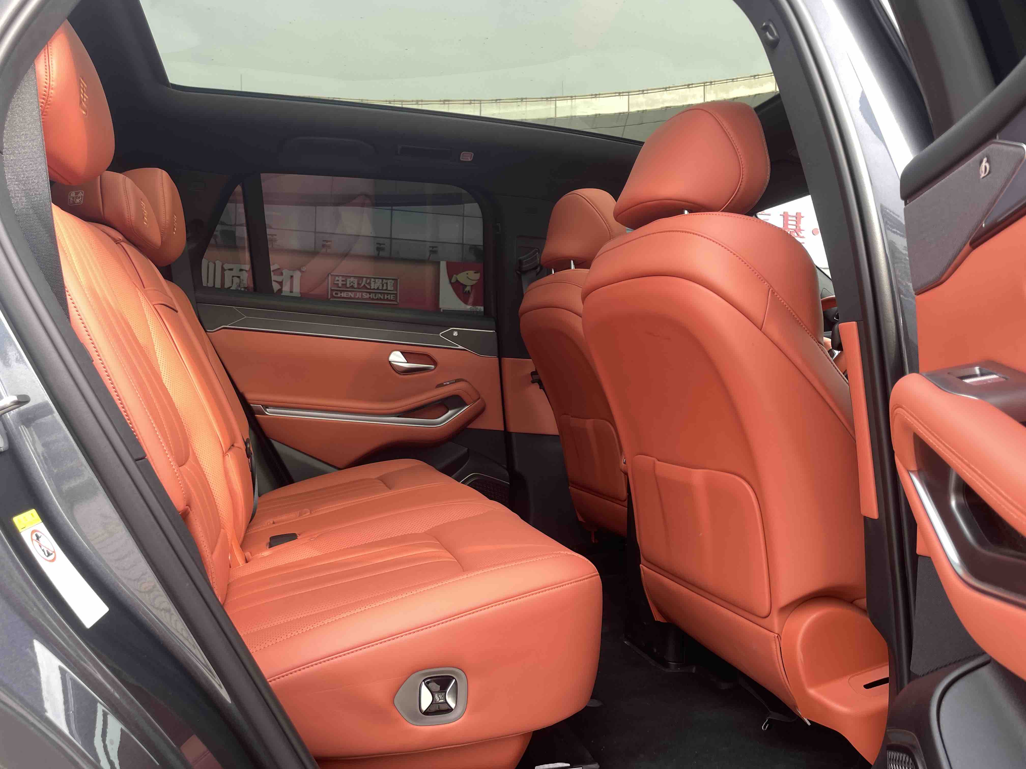 BYD Tang L 2025 immagine di auto #13