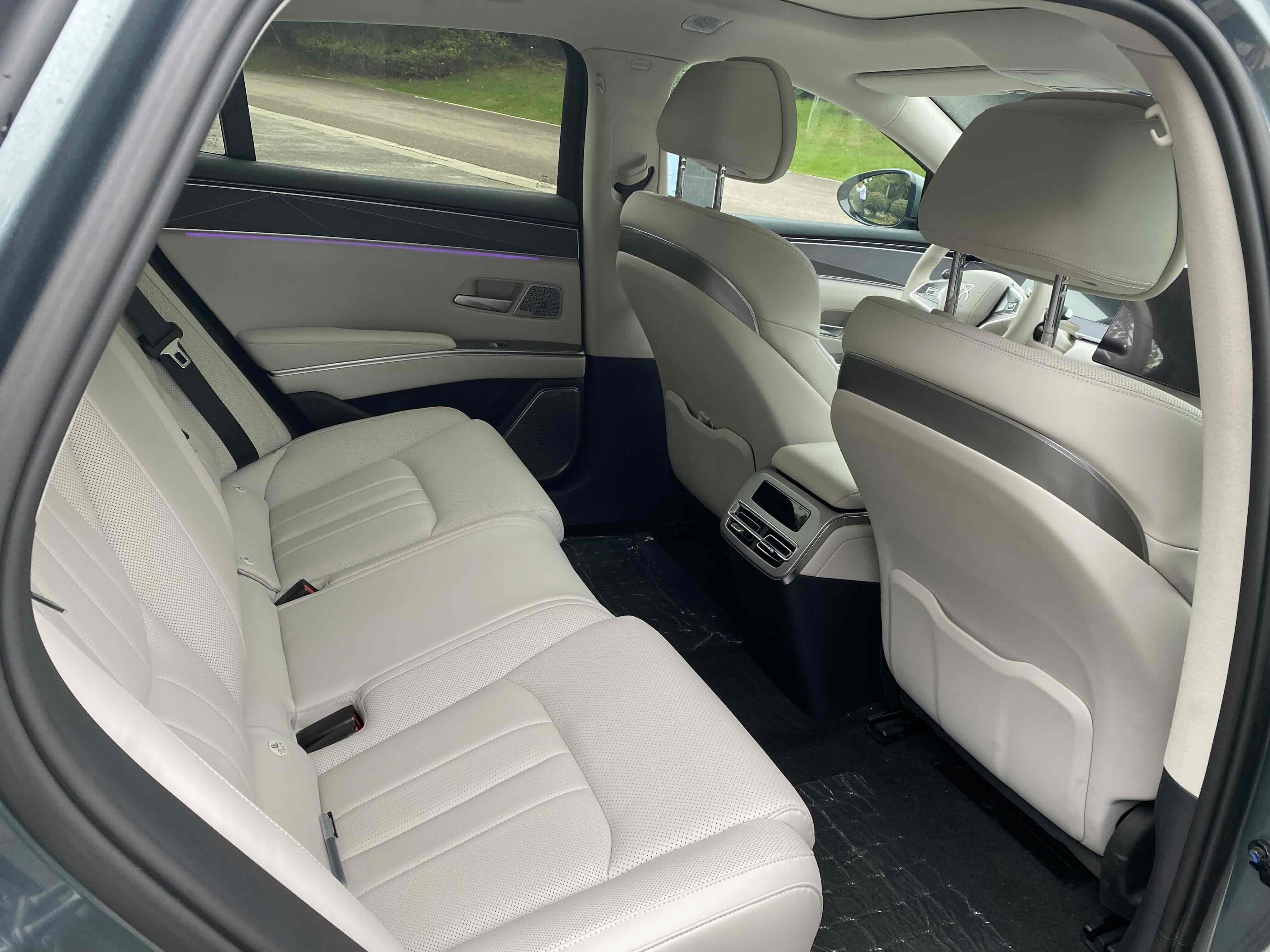 BYD HanL 2025 car image #13