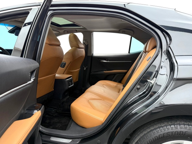 Toyota Camry 2022 car image #13