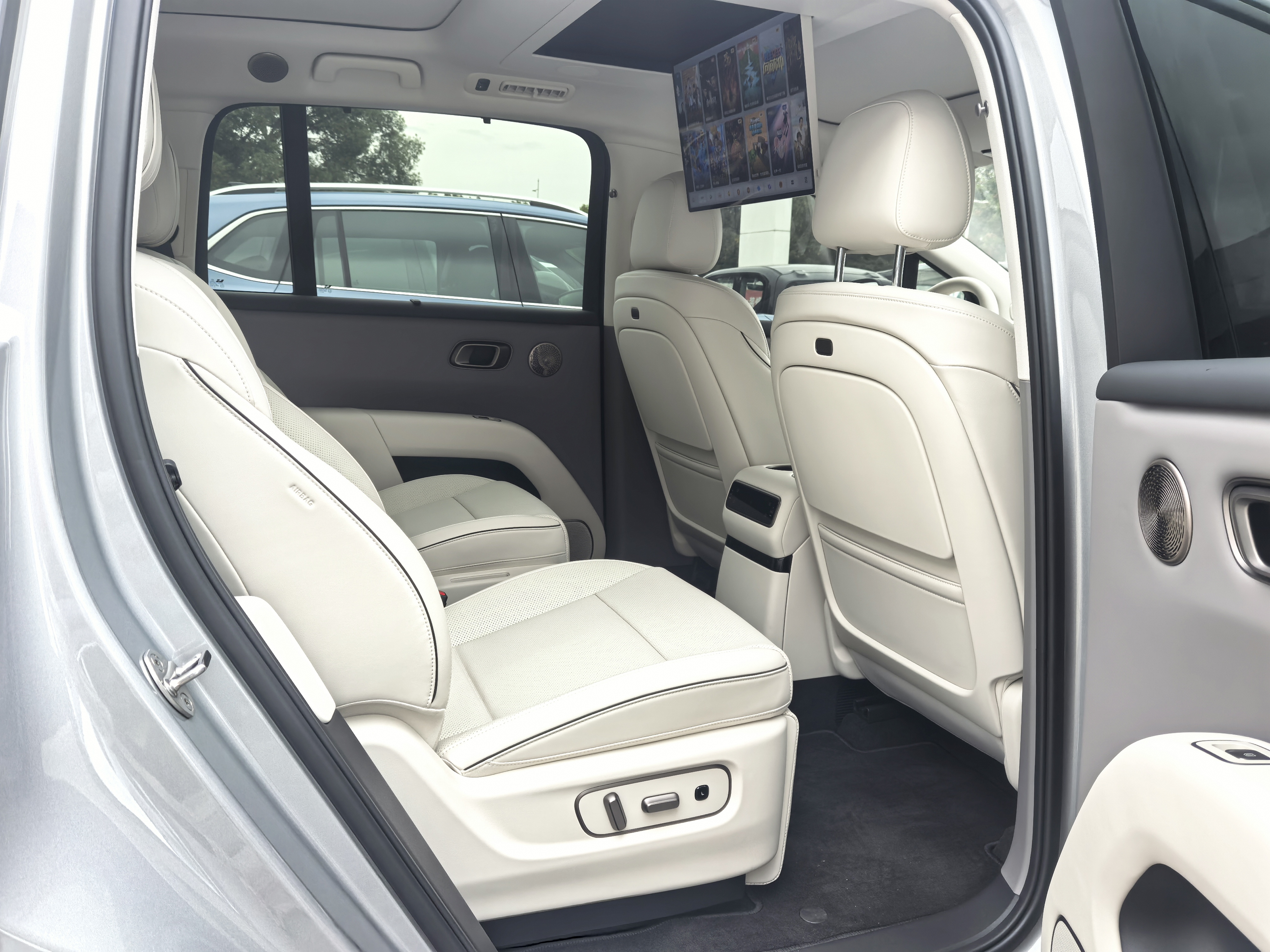 理想汽车 理想i6 2025 汽车图片 #13