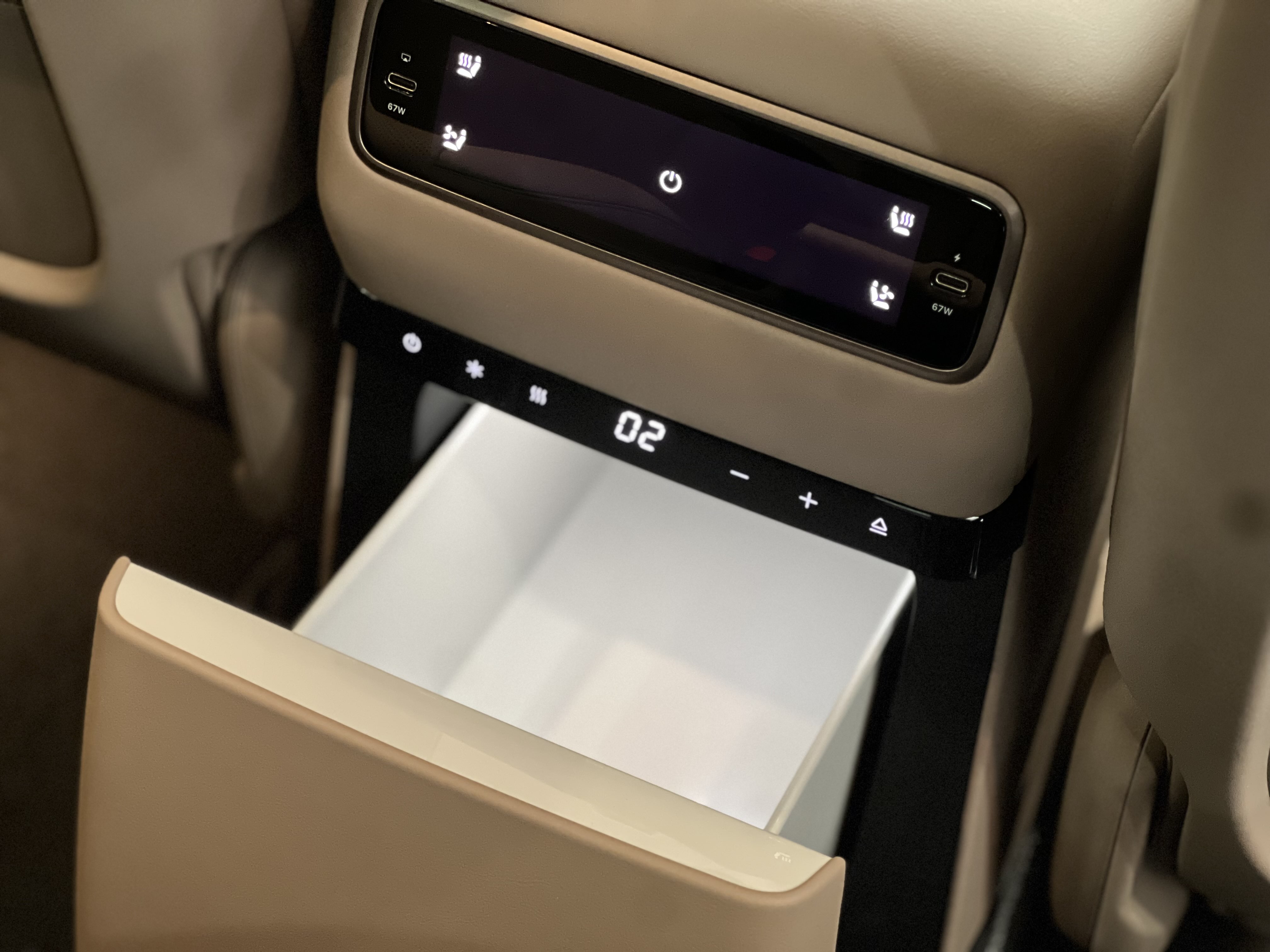 Li i8 2025 image de voiture #13