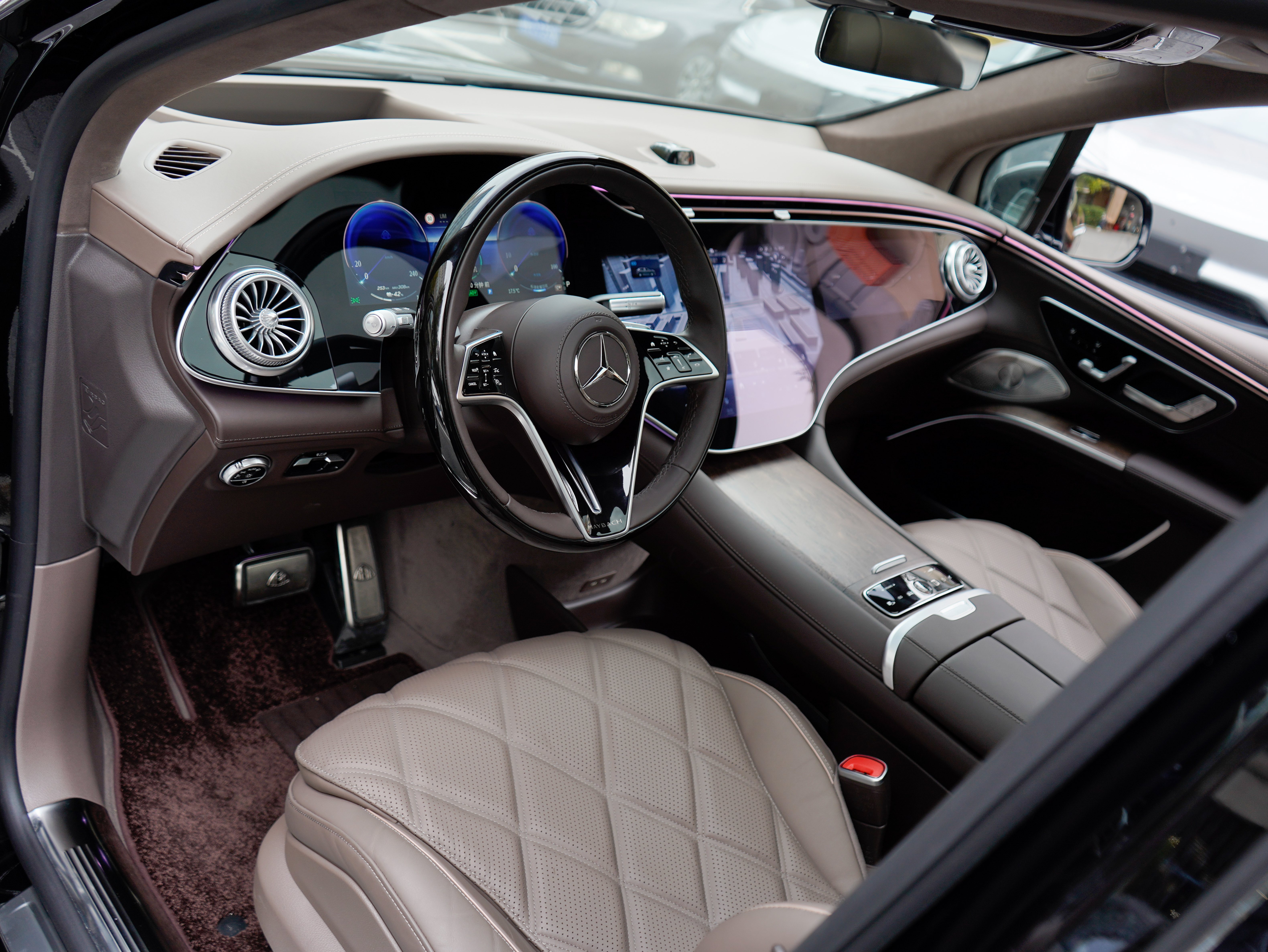 Mercedes-Benz MaybachEQS SUV 2025 car image #13