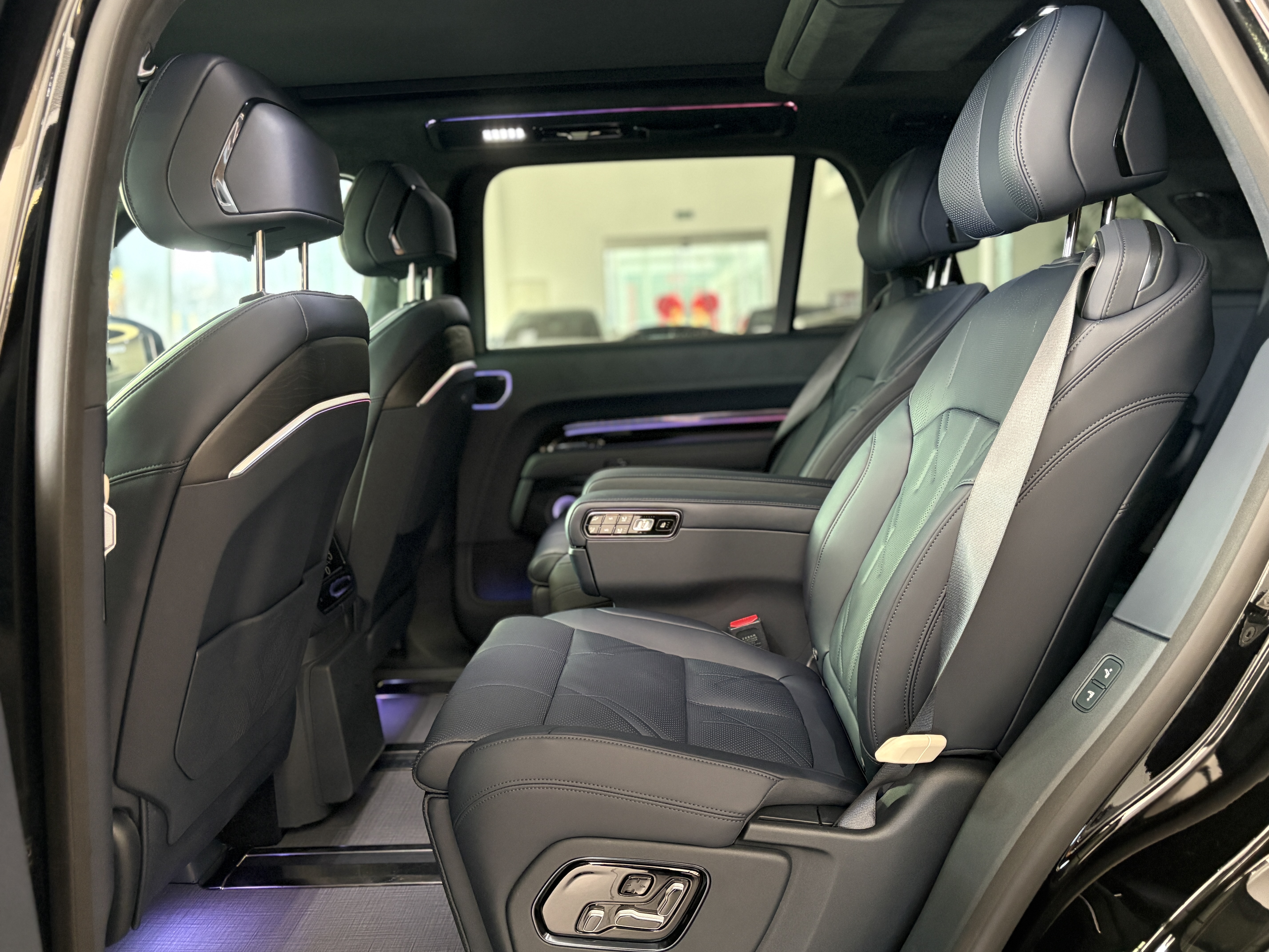 Zeekr 9X 2025 car image #13