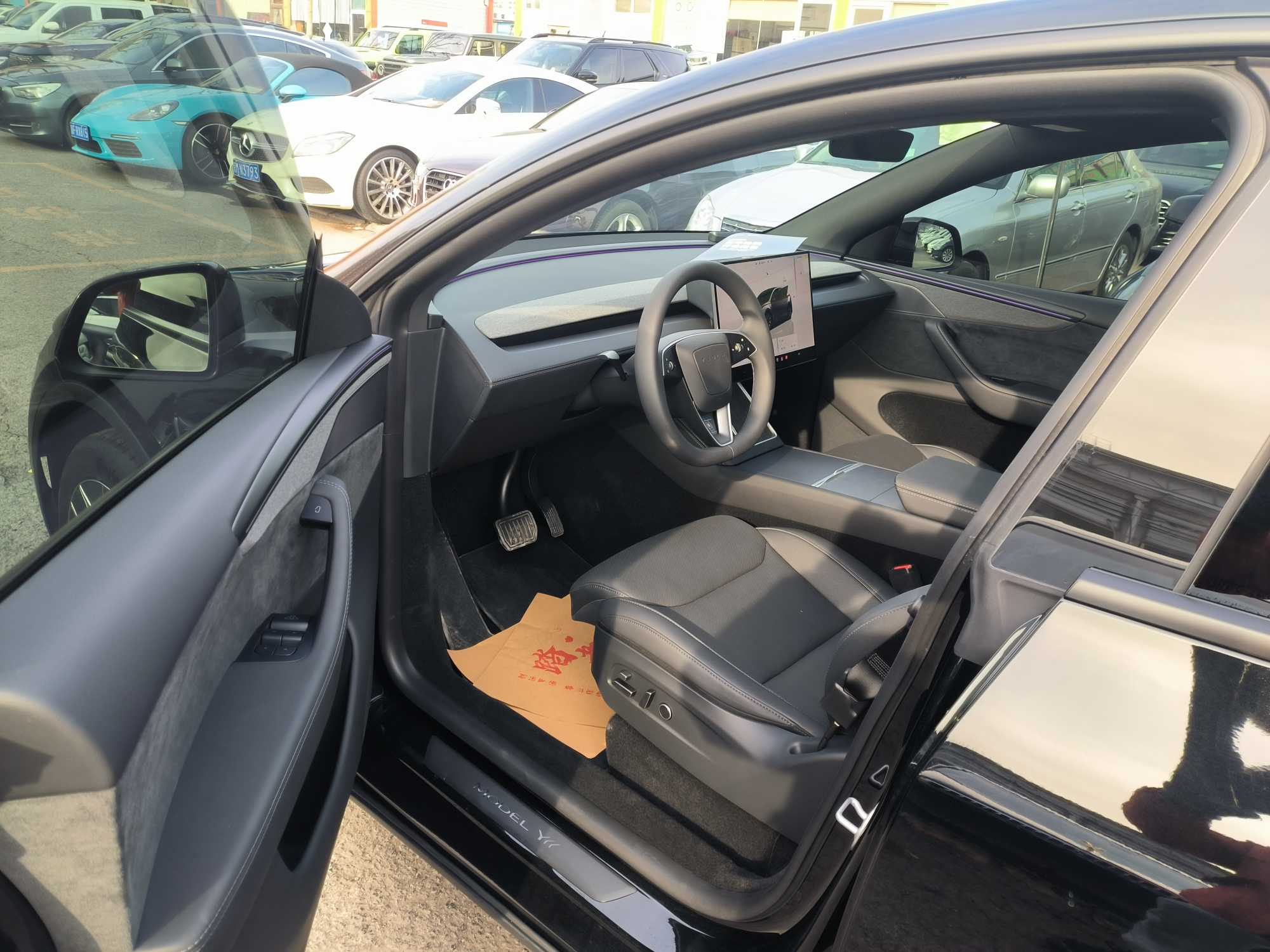 Tesla Model Y L 2025 изображение автомобиля #13