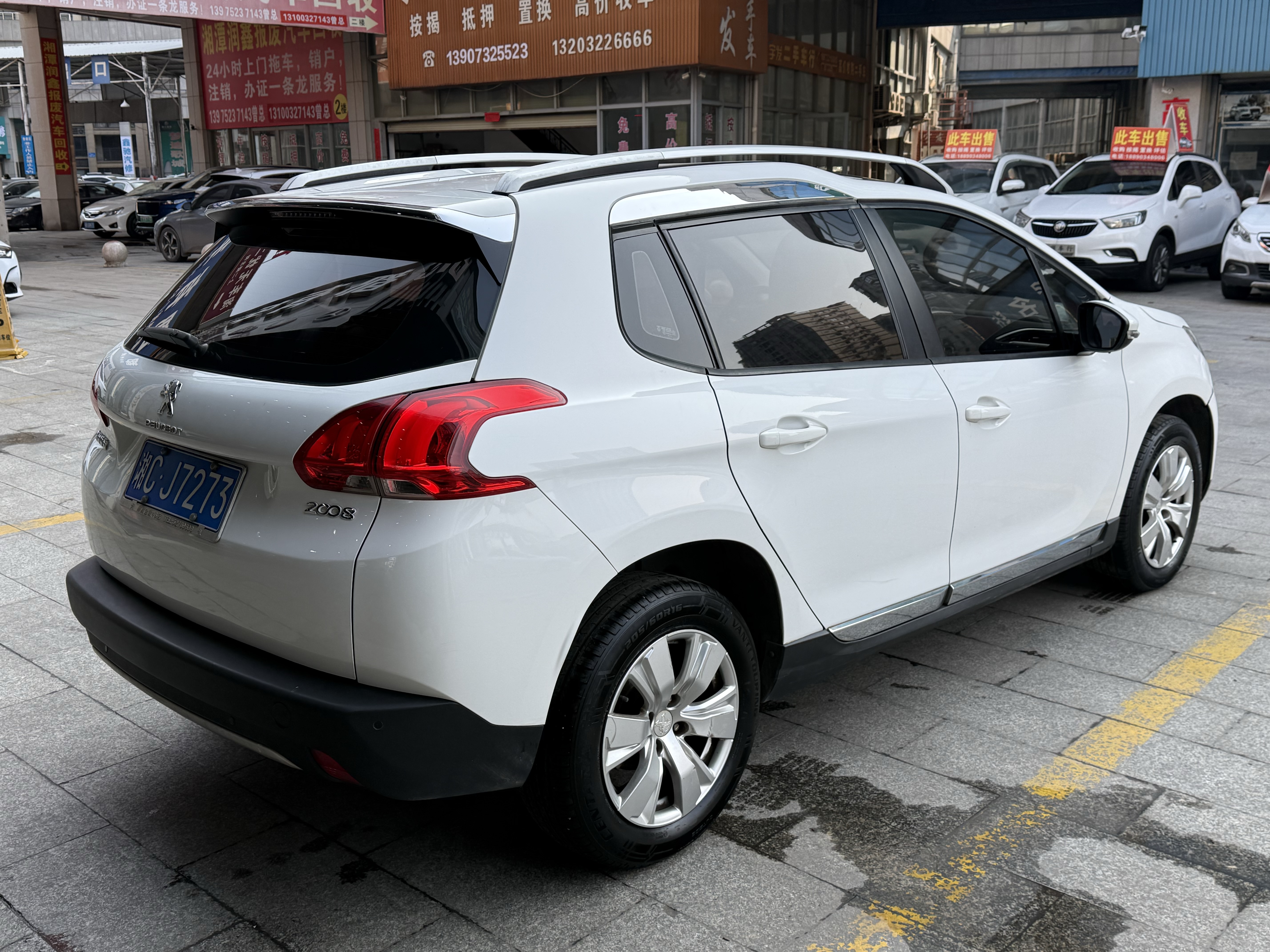 Peugeot 2008 2014 car image #13