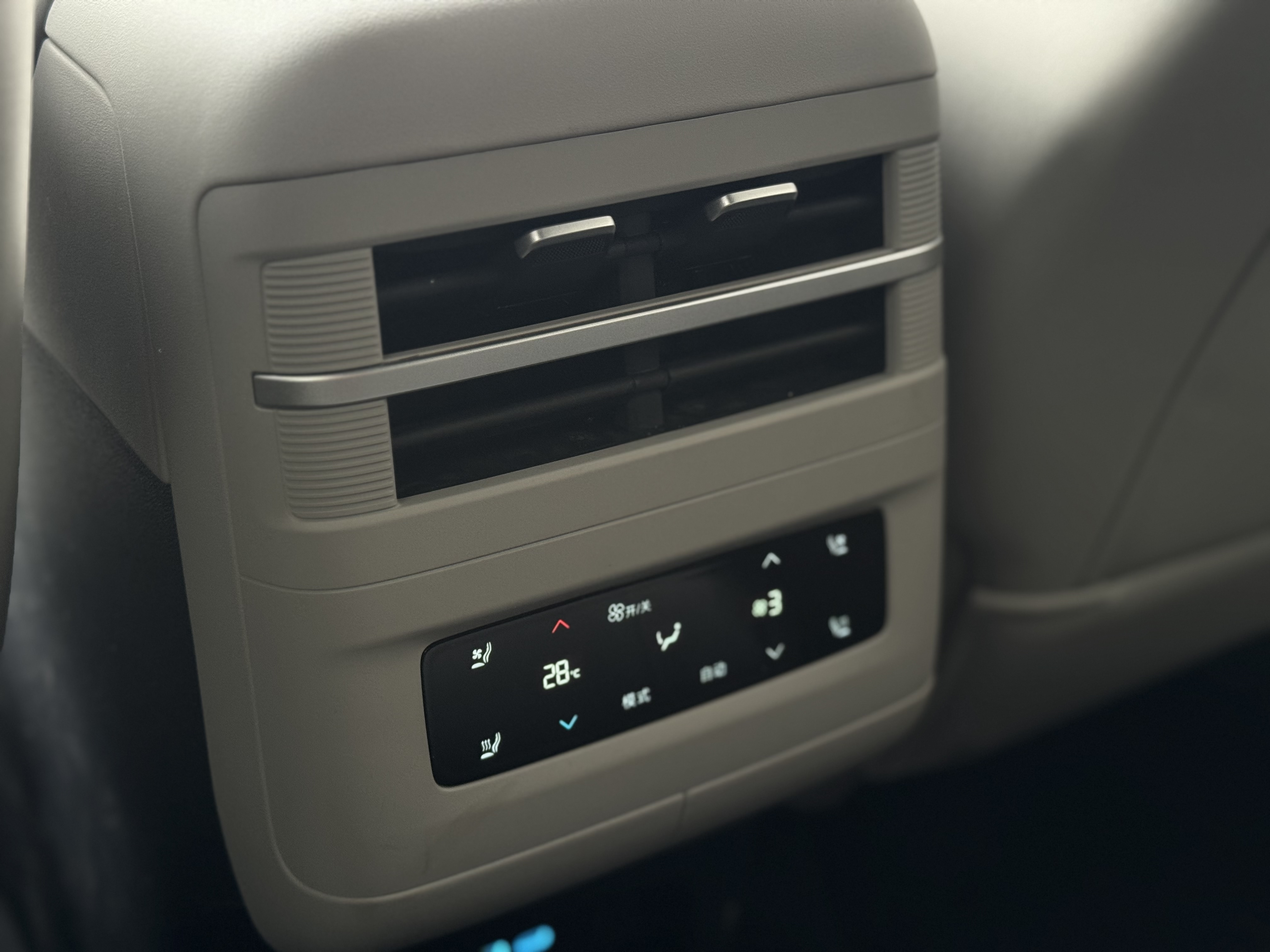 FangChengBao Tiger 7 2025 car image #13