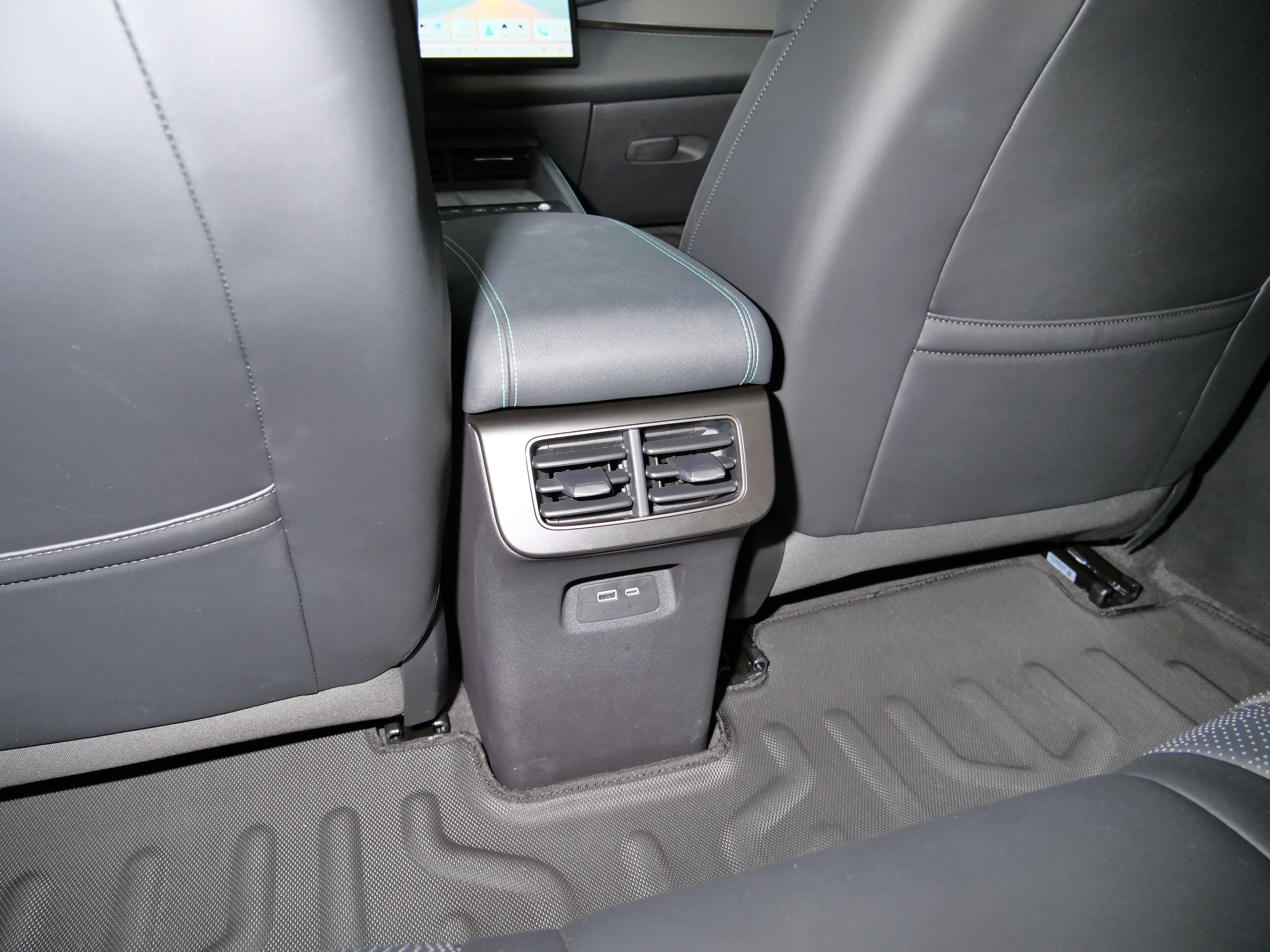 BYD Seal 06 DM-i 2025 #13 BYD Seal 06 DM-i 2025 immagine di auto #13