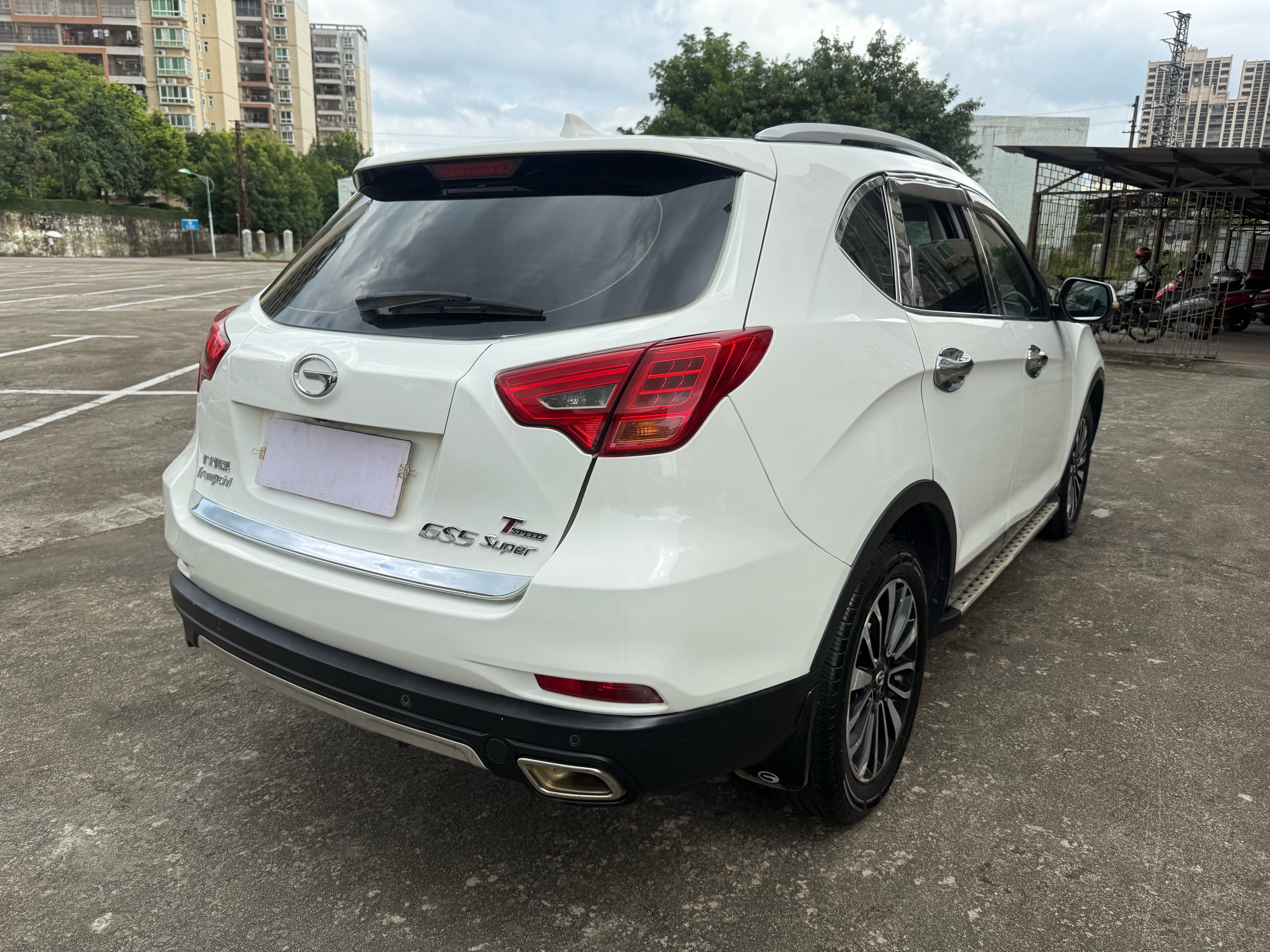 GAC Trumpchi GS5 Super 2015 #13 GAC Trumpchi GS5 Super 2015 car image #13