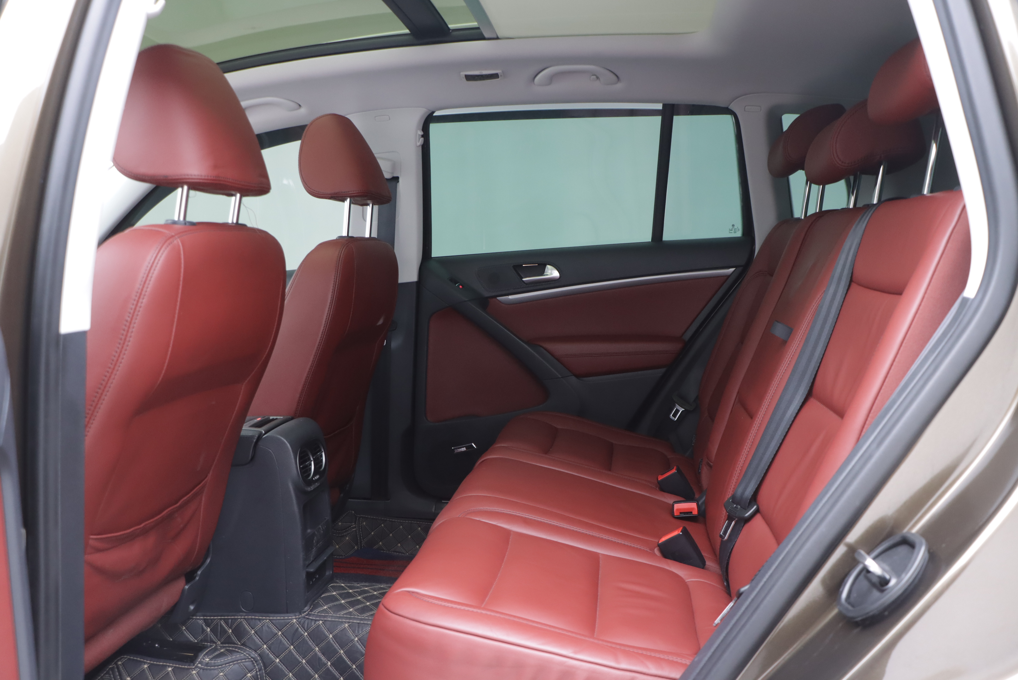 Volkswagen Tiguan 2015 car image #13