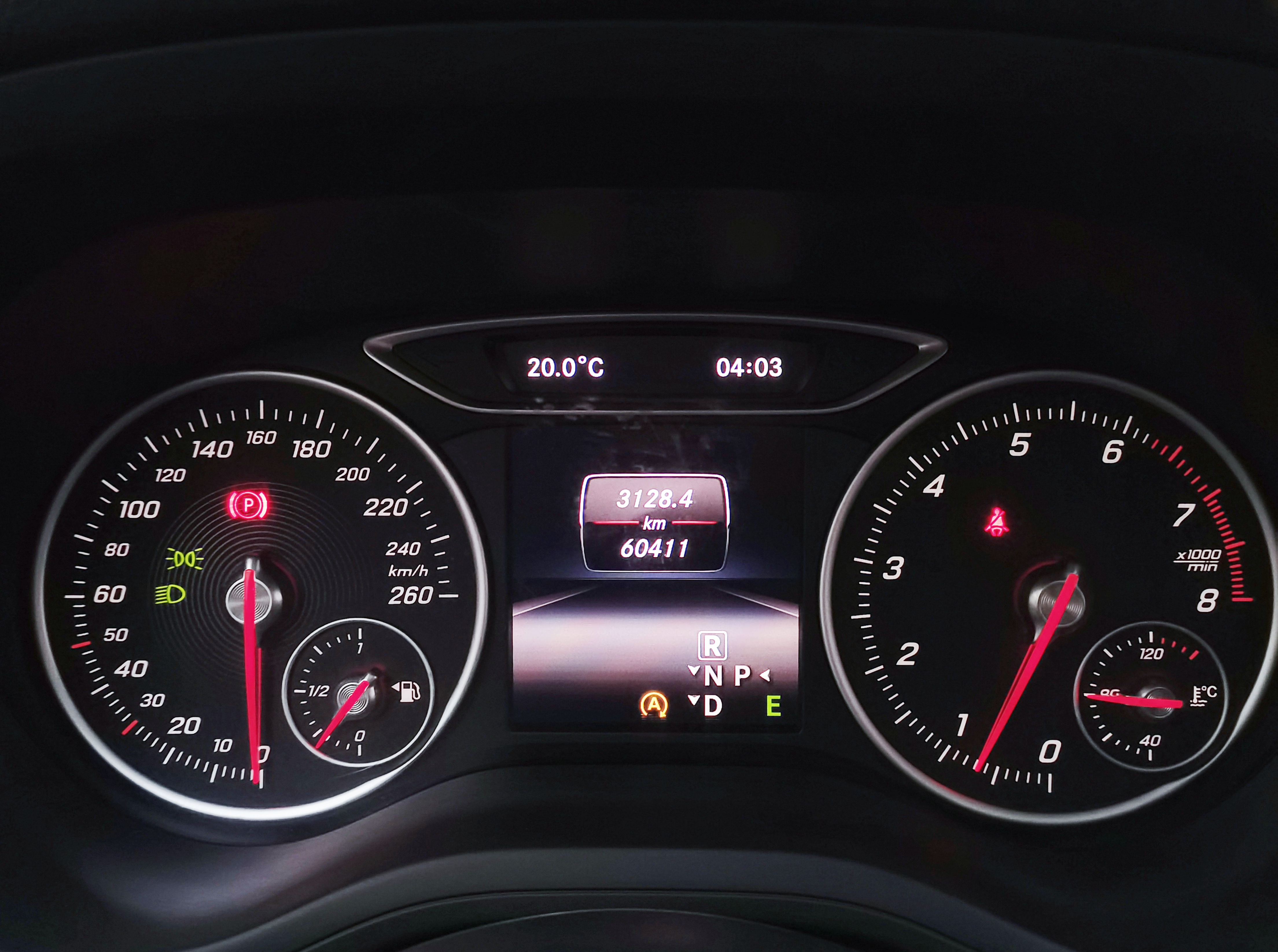 Mercedes-Benz B Class 2015 car image #13