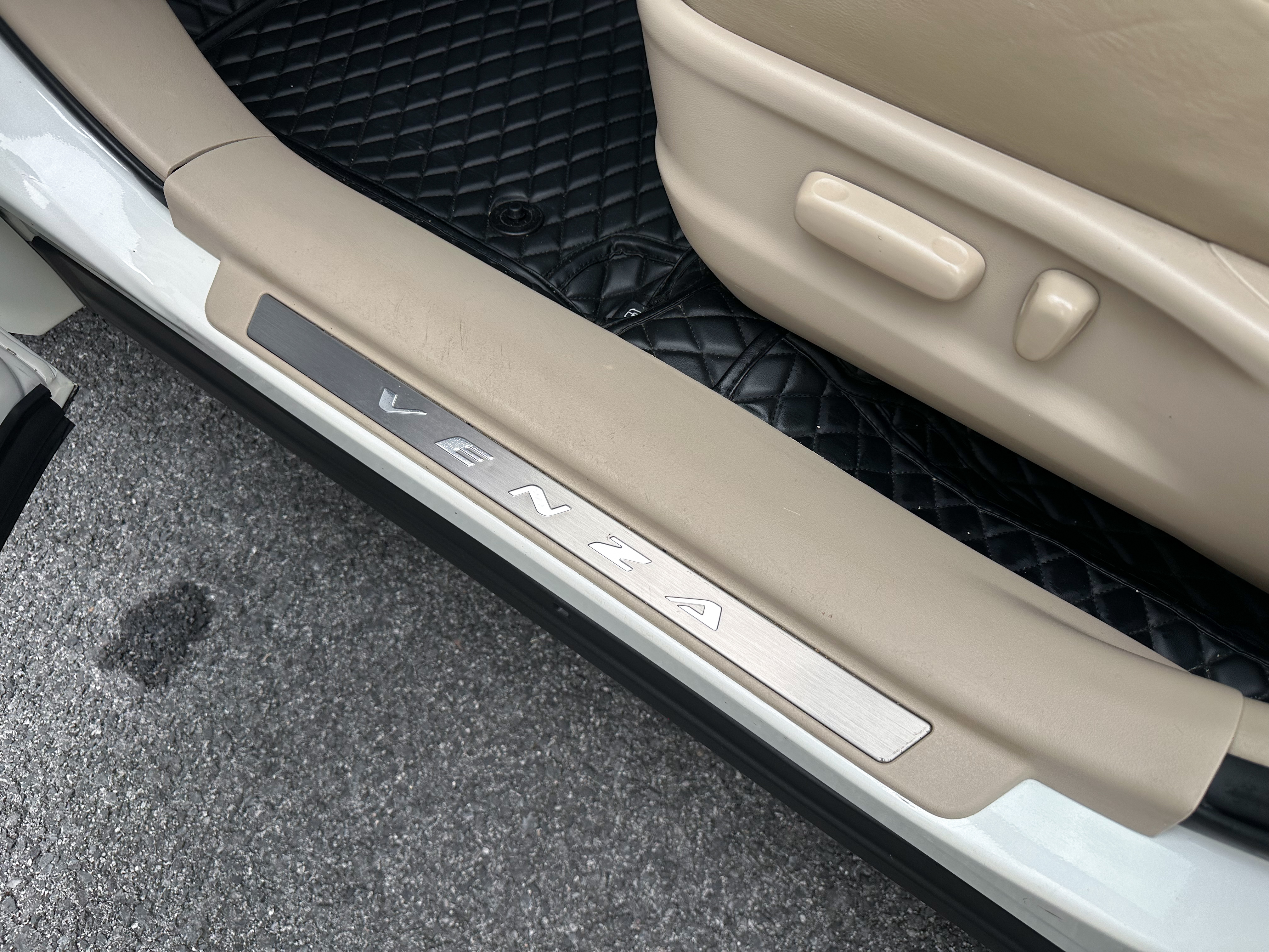 Toyota 2014 car image #13