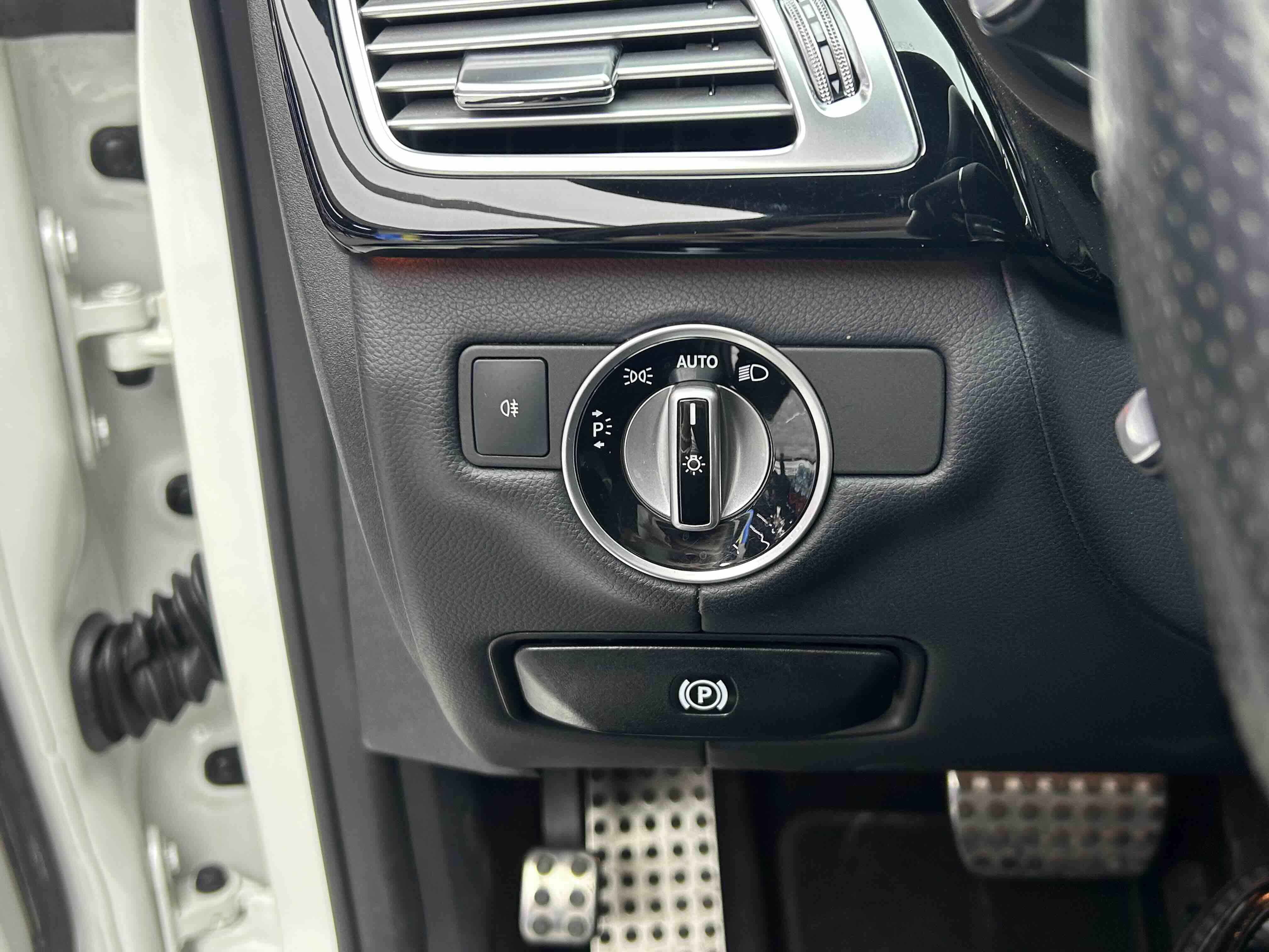 Mercedes-Benz CLS AMG 2018 car image #13