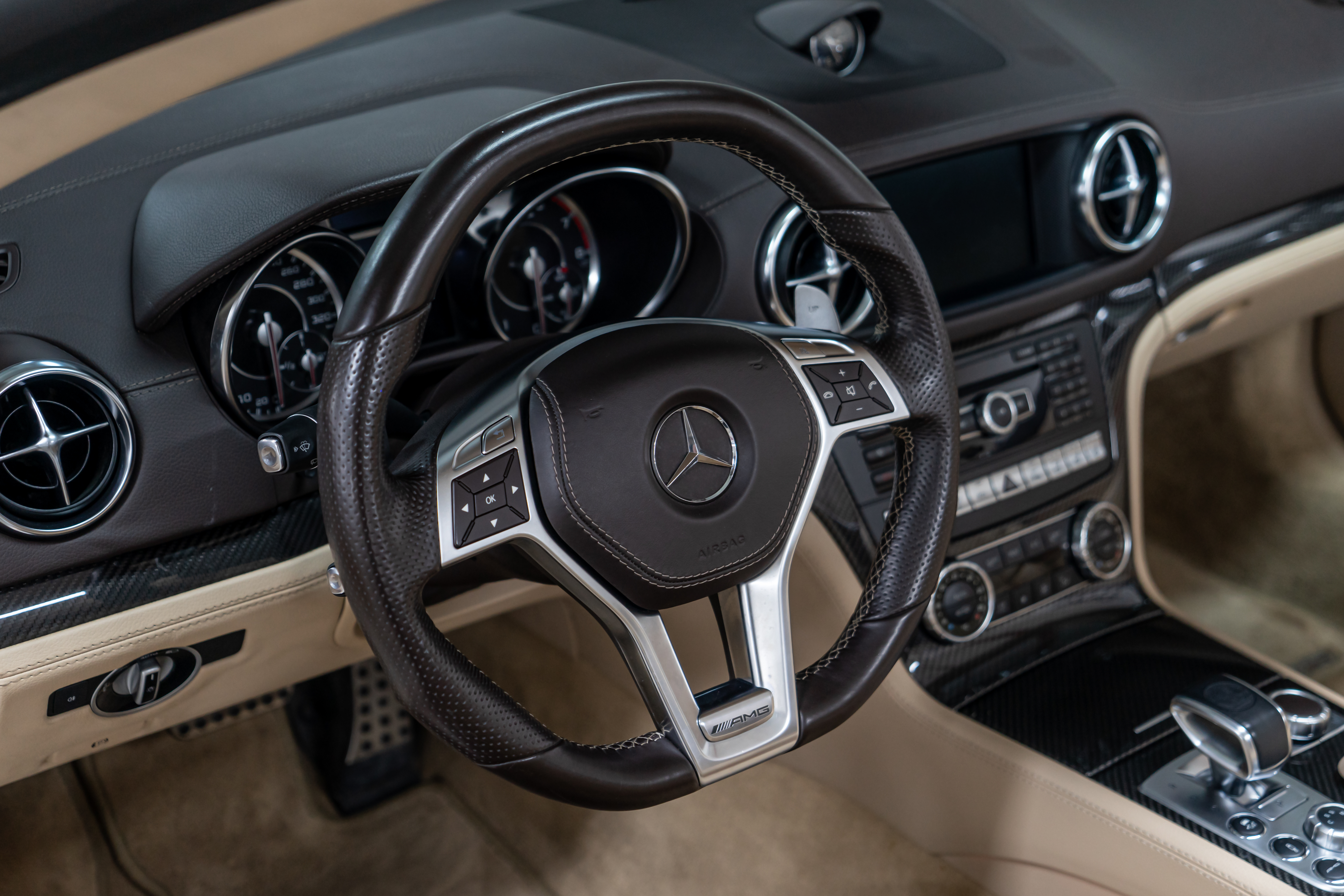 Mercedes-Benz SL AMG 2015 car image #13