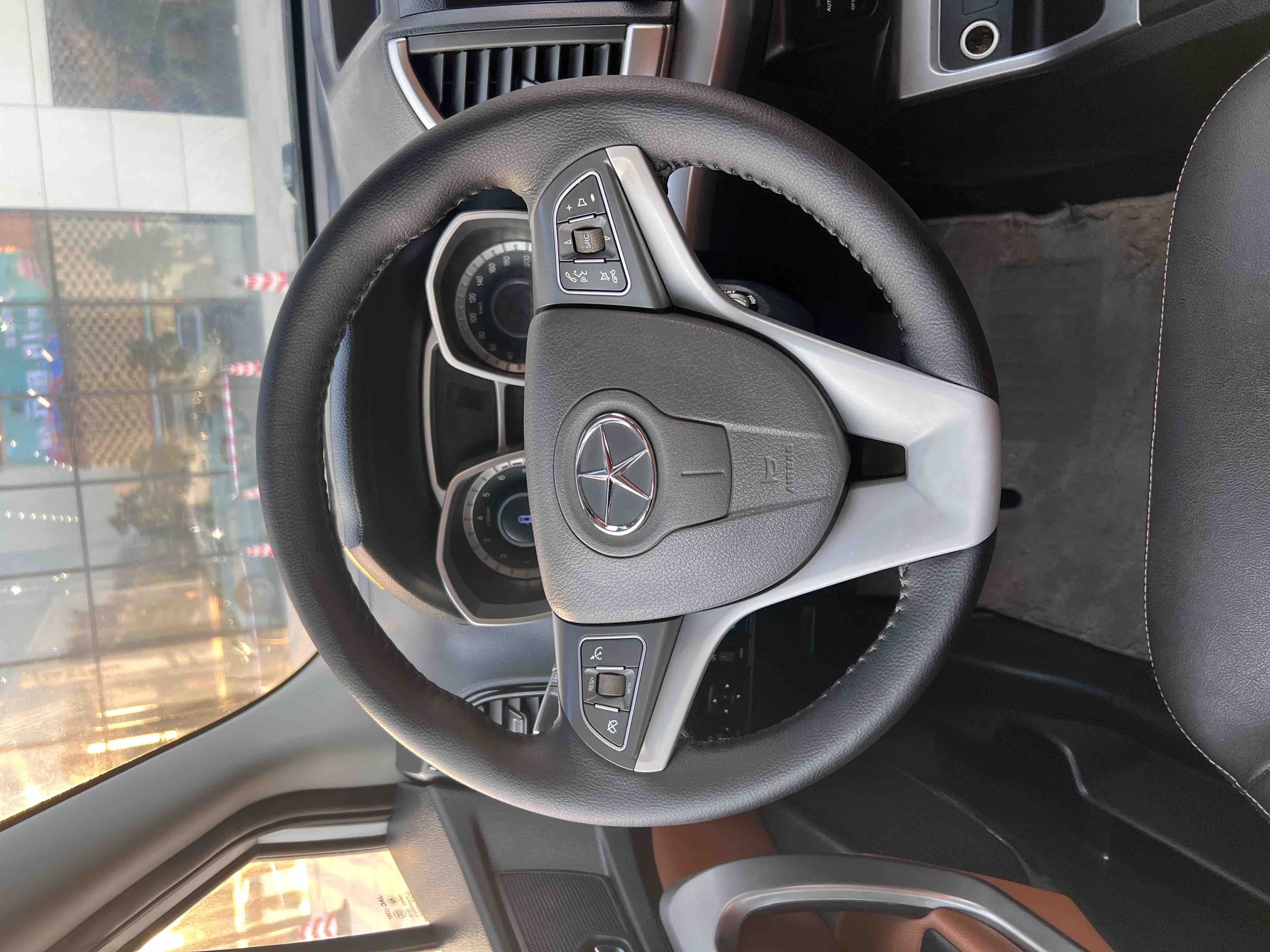 JAC 2015 #13 JAC 2015 car image #13