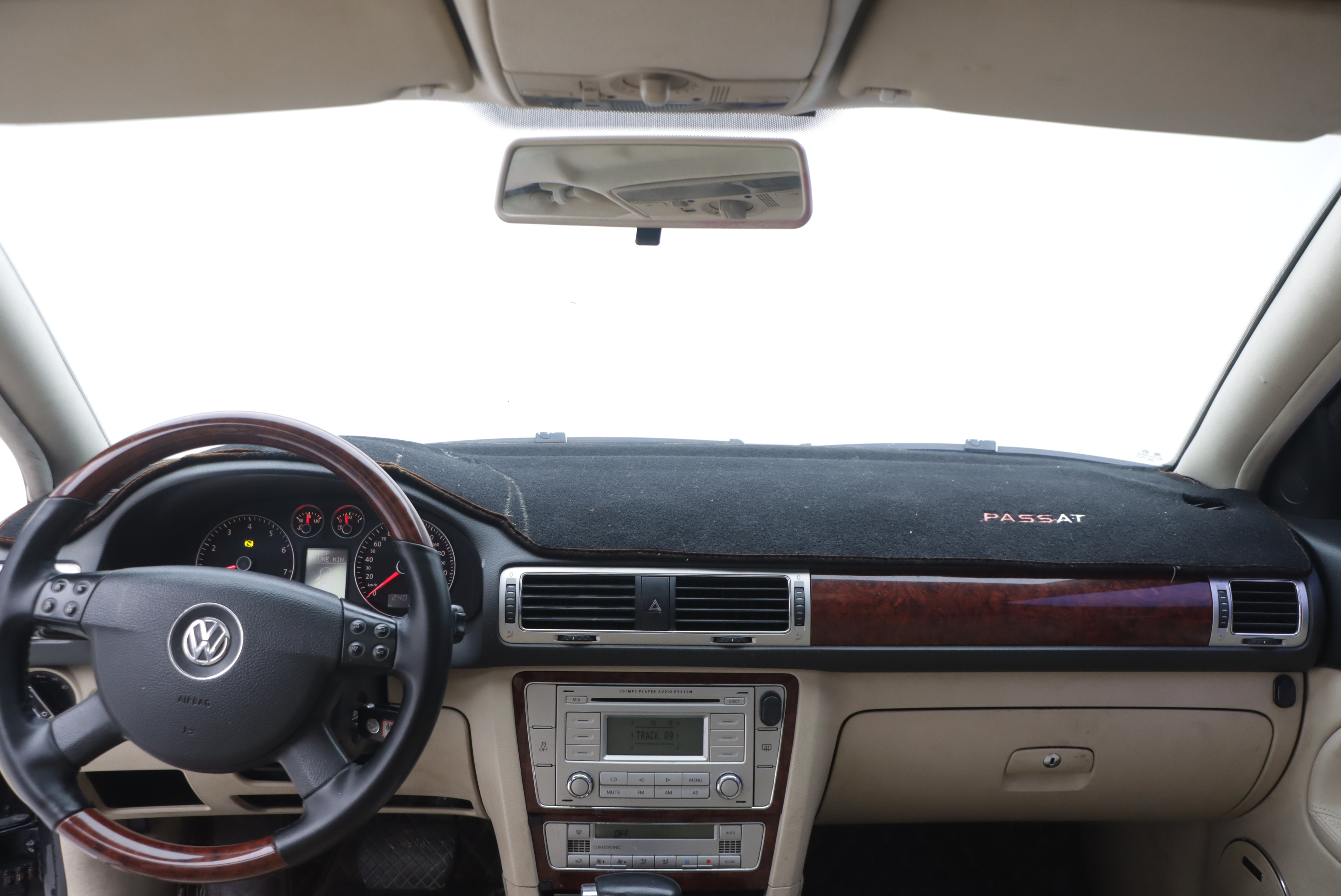 Volkswagen Passat Lingyu 2011 #13 Volkswagen Passat Lingyu 2011 car image #13