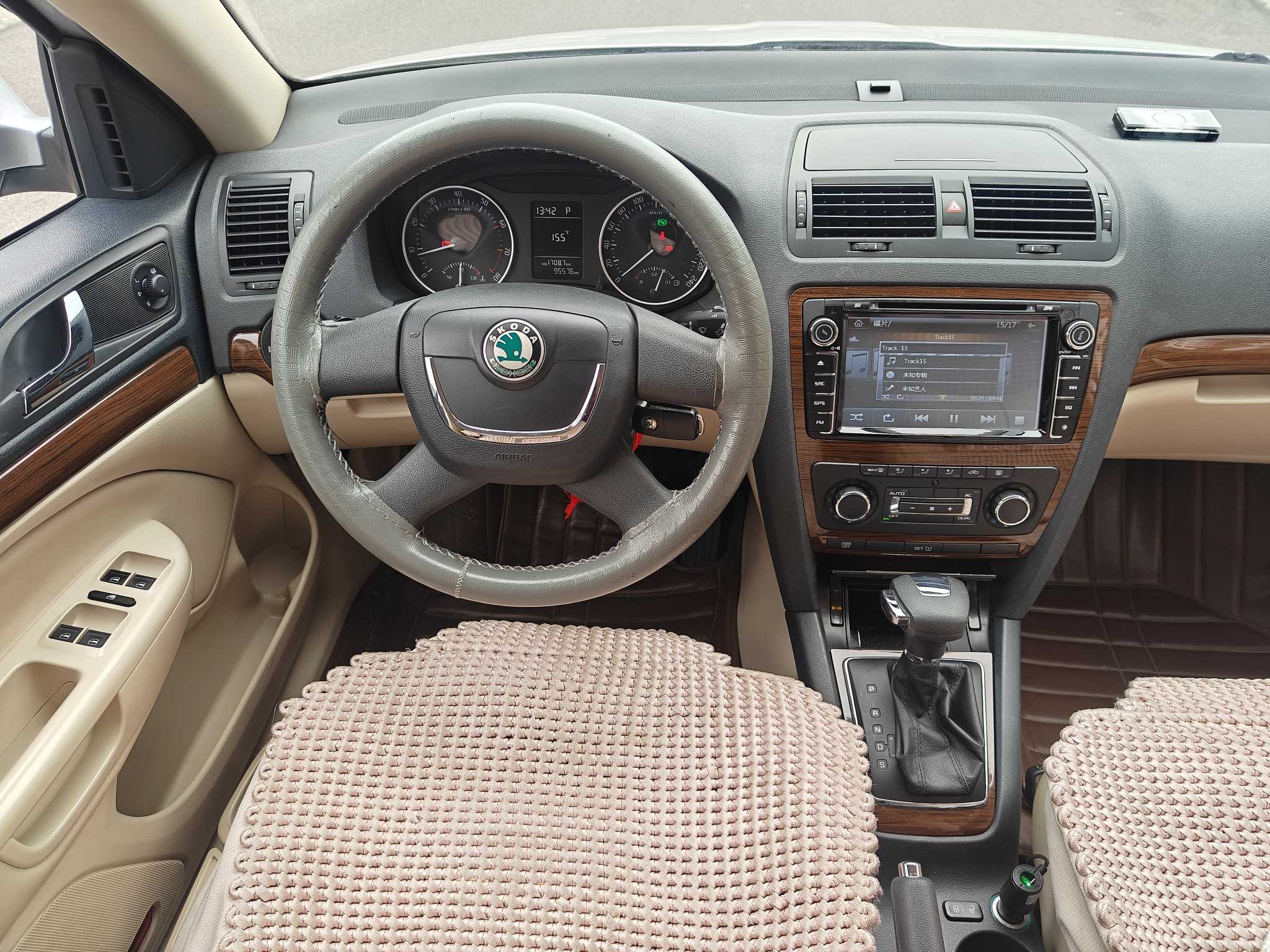 Skoda Octavia 2013 immagine di auto #13