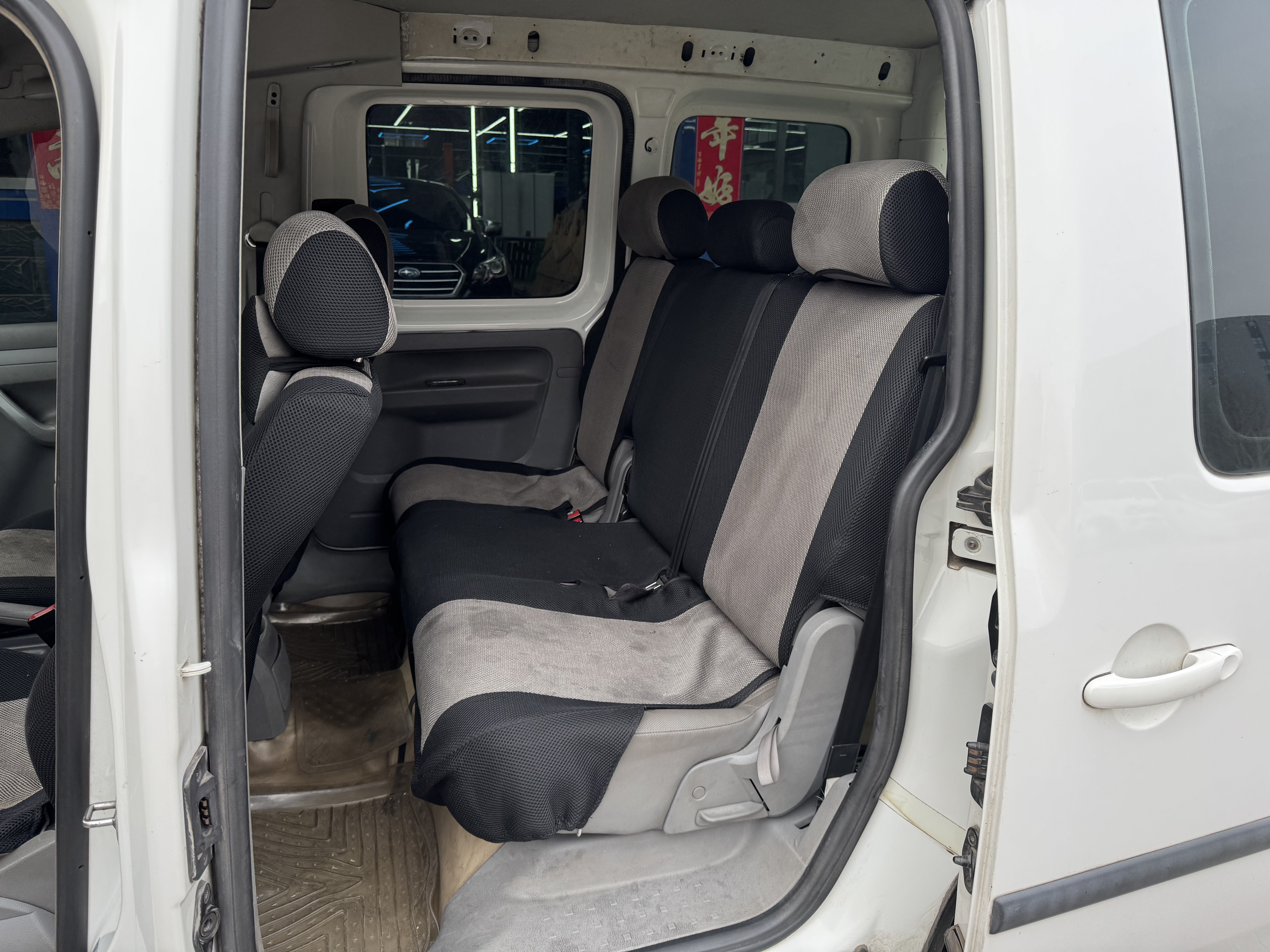 Volkswagen Caddy 2008 immagine di auto #13