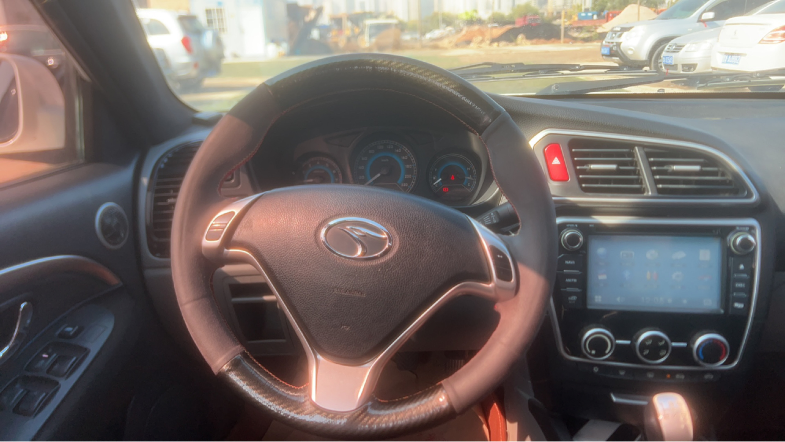 Soueast V3 Lingyue 2014 car image #13