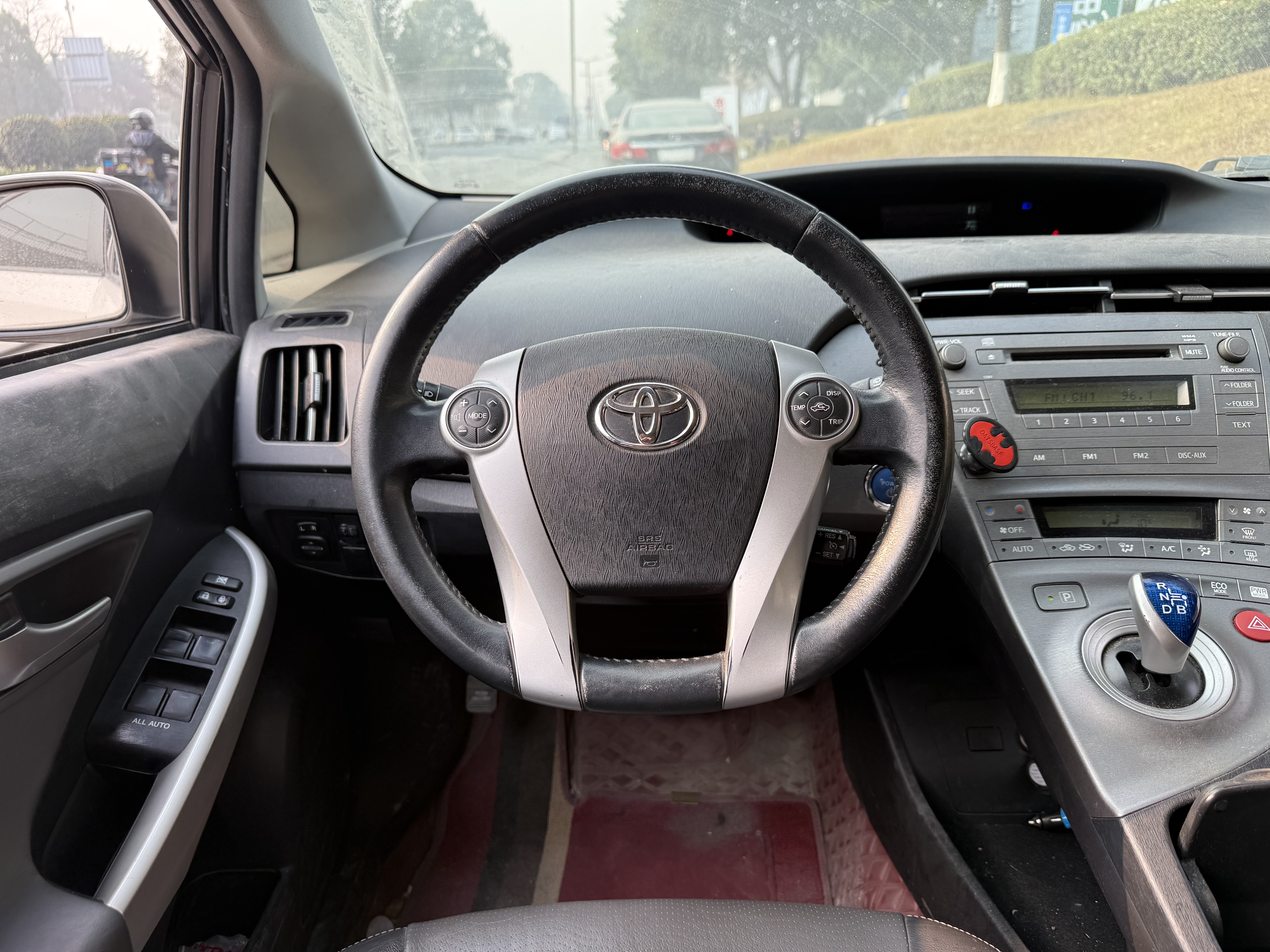 Toyota Prius 2015 car image #13