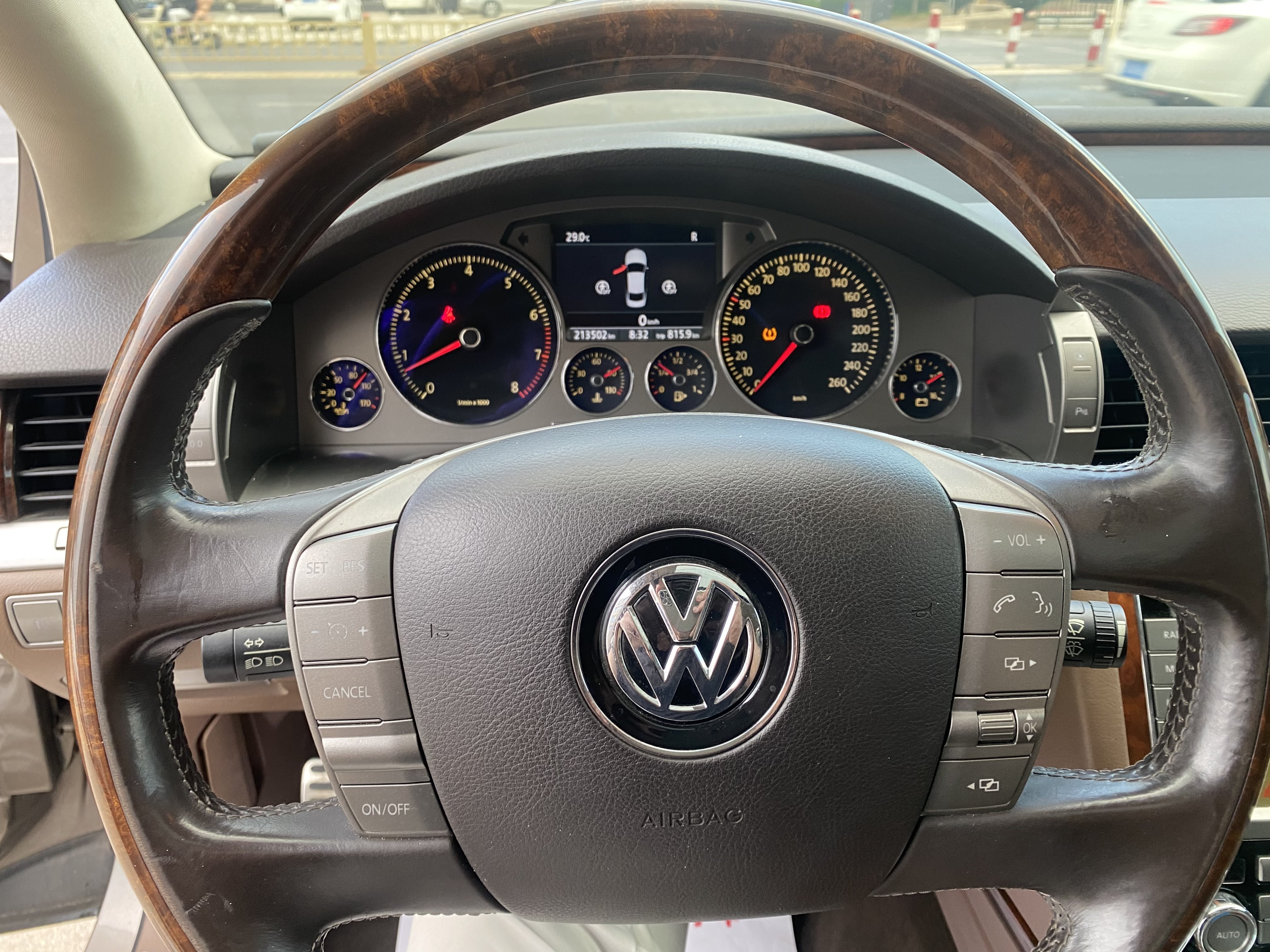 Volkswagen Pheaton 2013 immagine di auto #13