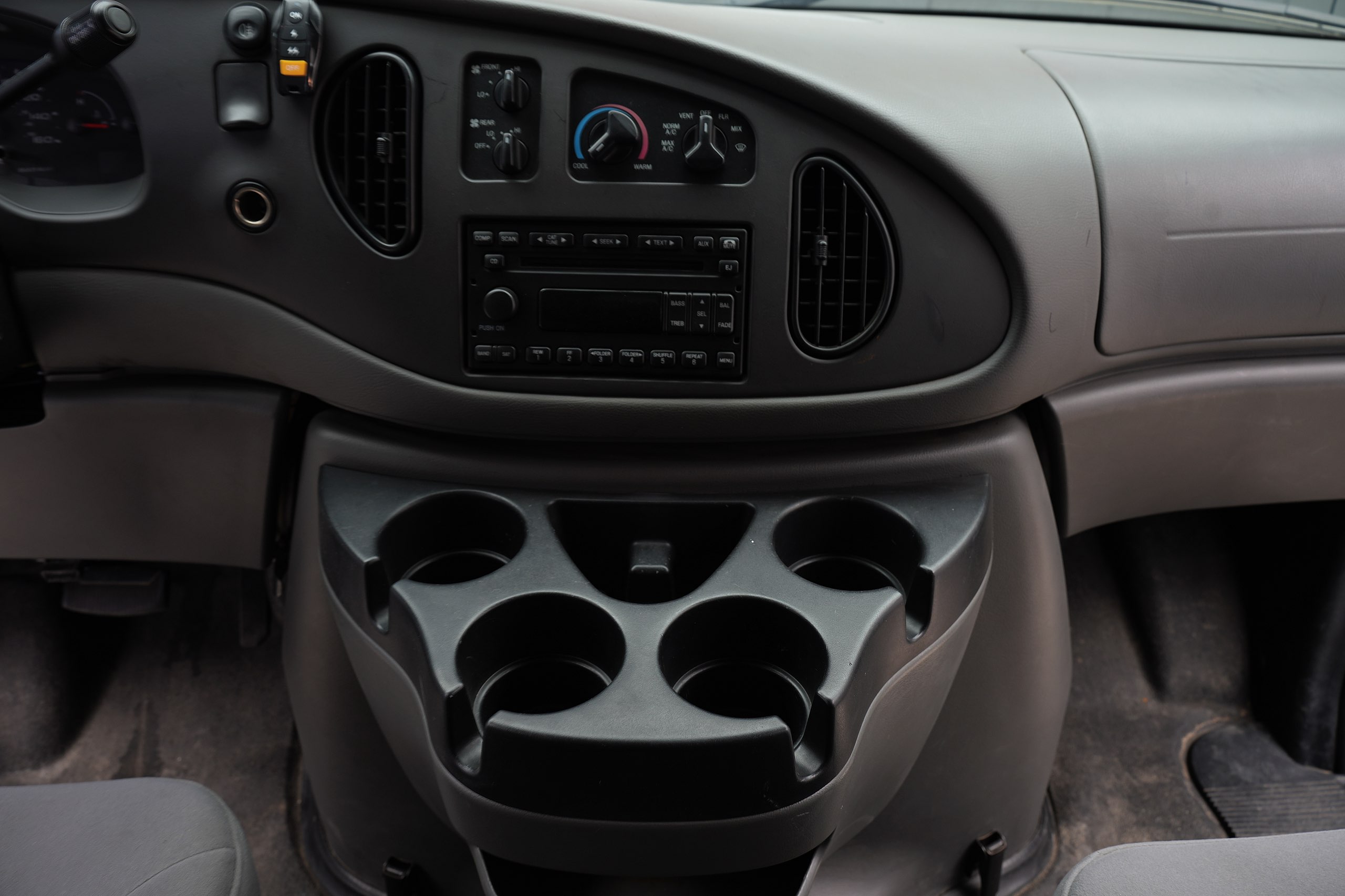 Ford E350 2012 car image #13