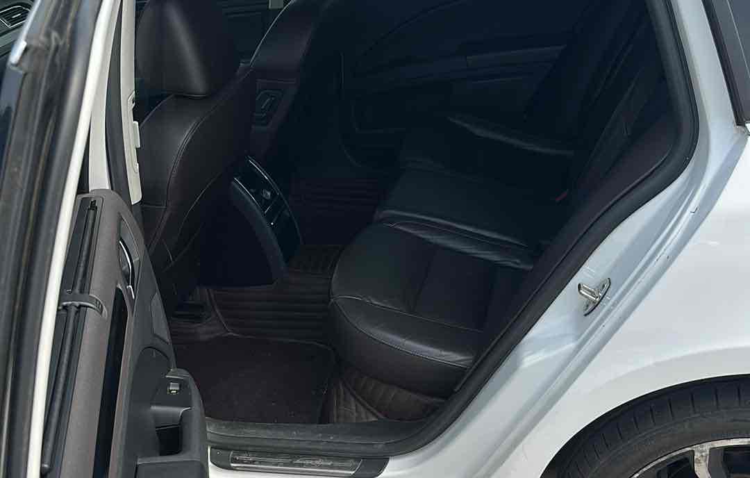 Skoda Superb Combi 2014 car image #13